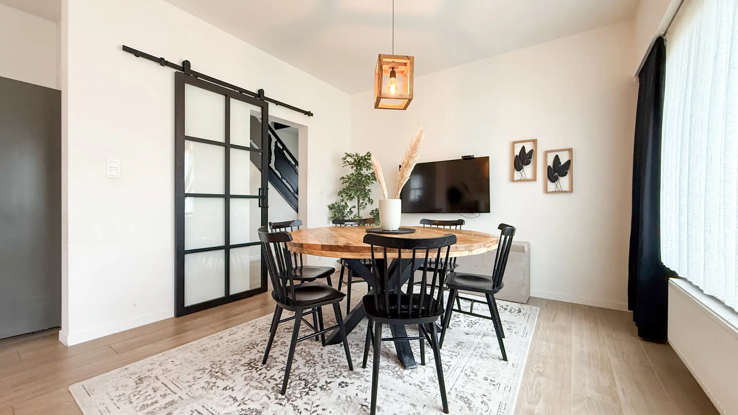 Instapklare open bebouwing met 4 slpk en 2 leefruimtes! foto 3