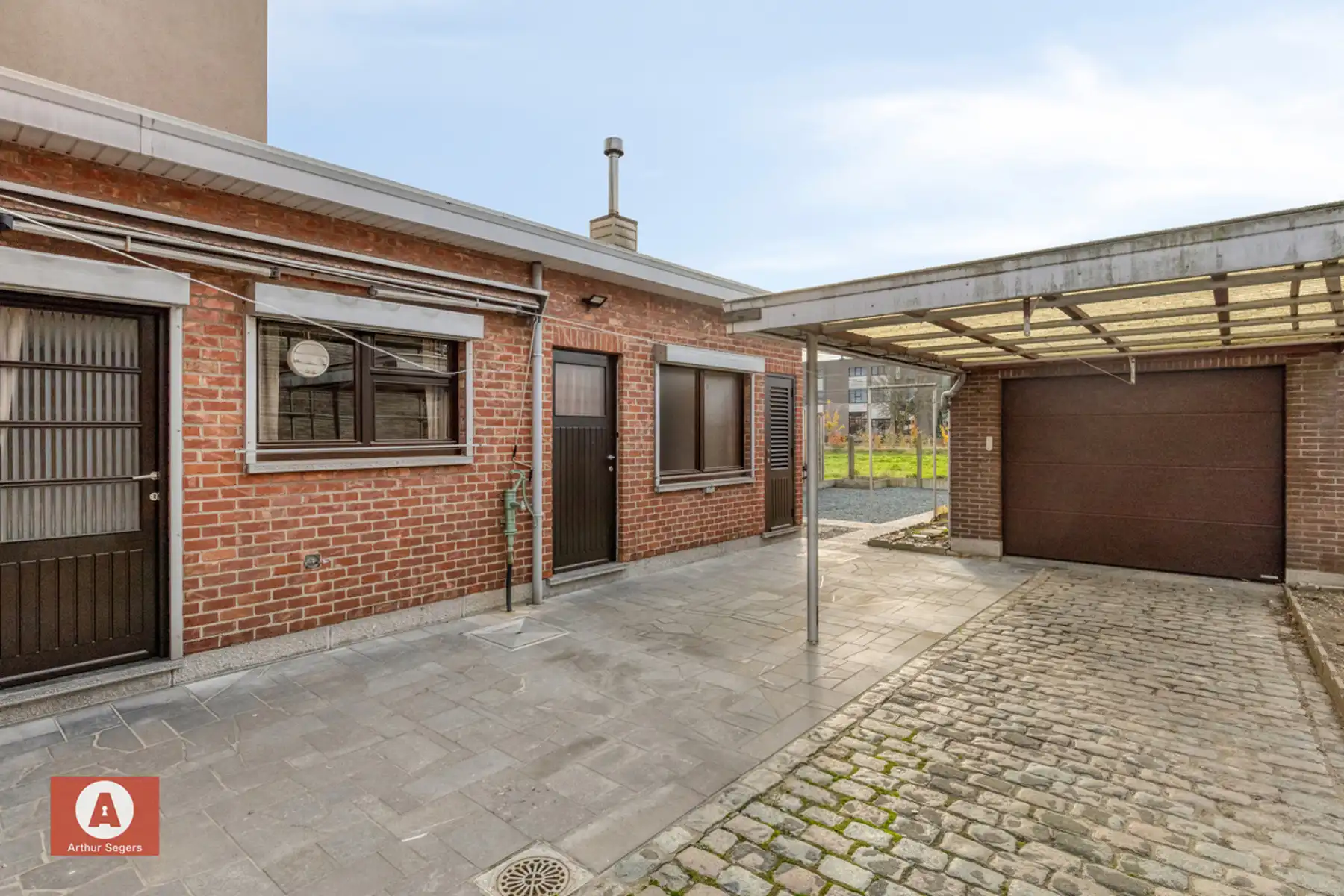 Gezinswoning mét karaktergevel & garage pal bij het centrum. foto 22