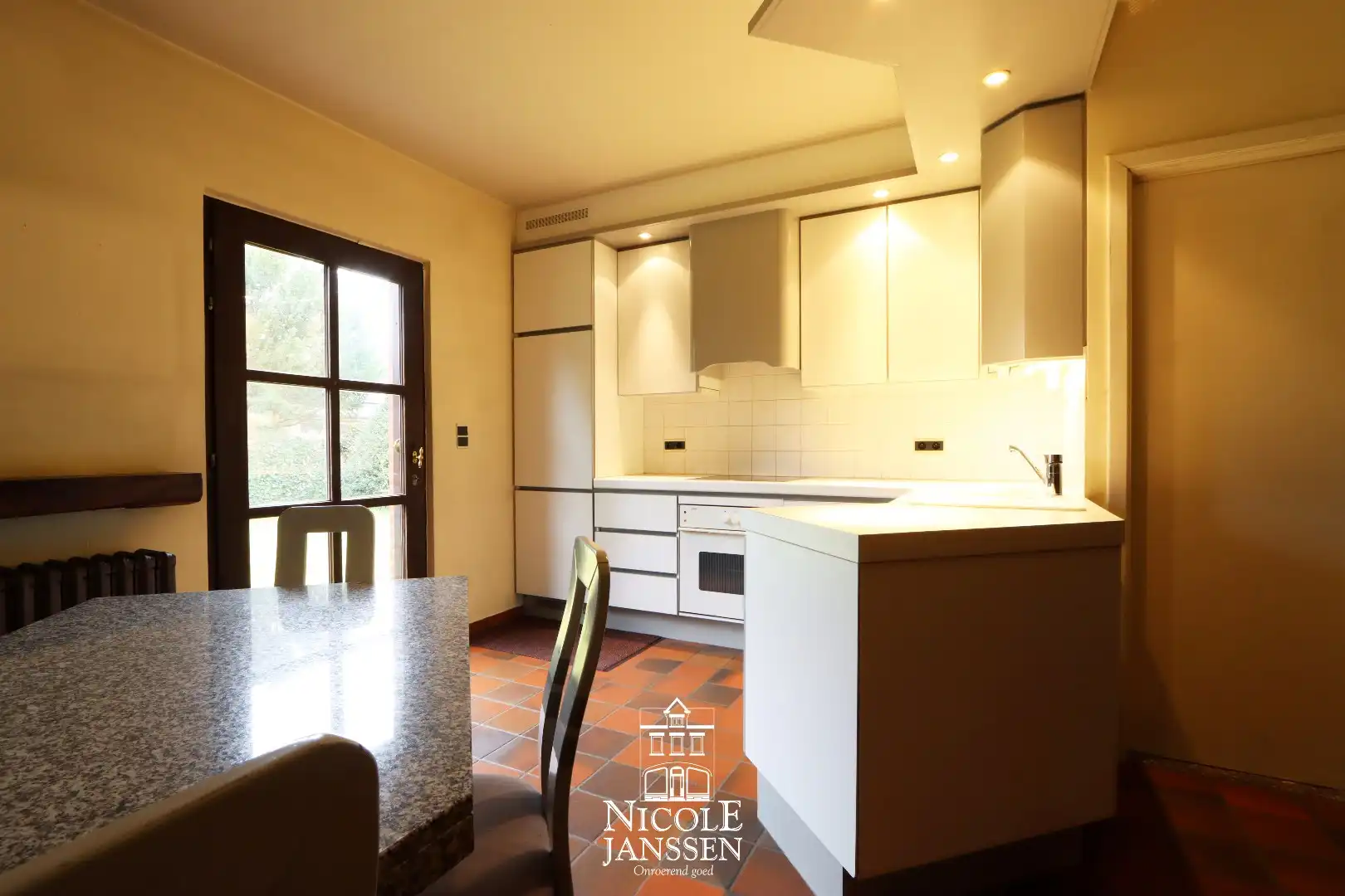 Degelijk gebouwd landhuis  foto 10