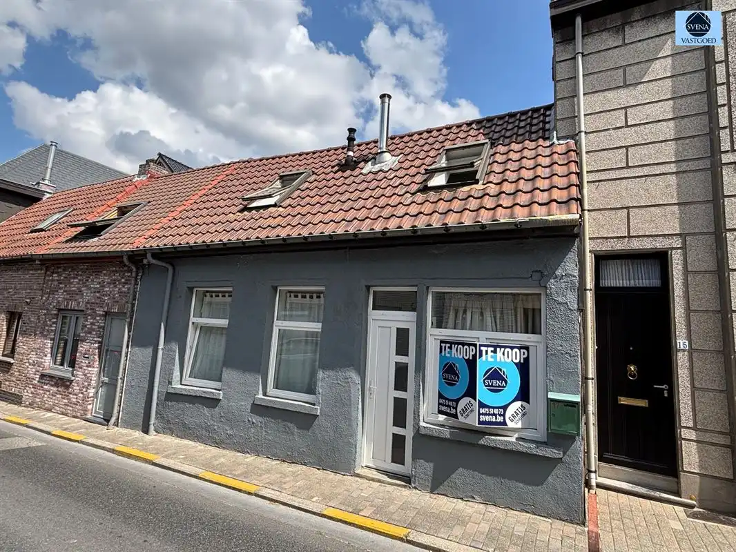 INSTAPKLARE STARTERSWONING OF INTERESSANTE INVESTERING MET 2 SLAAPKAMERS foto {{pictureIndex}}