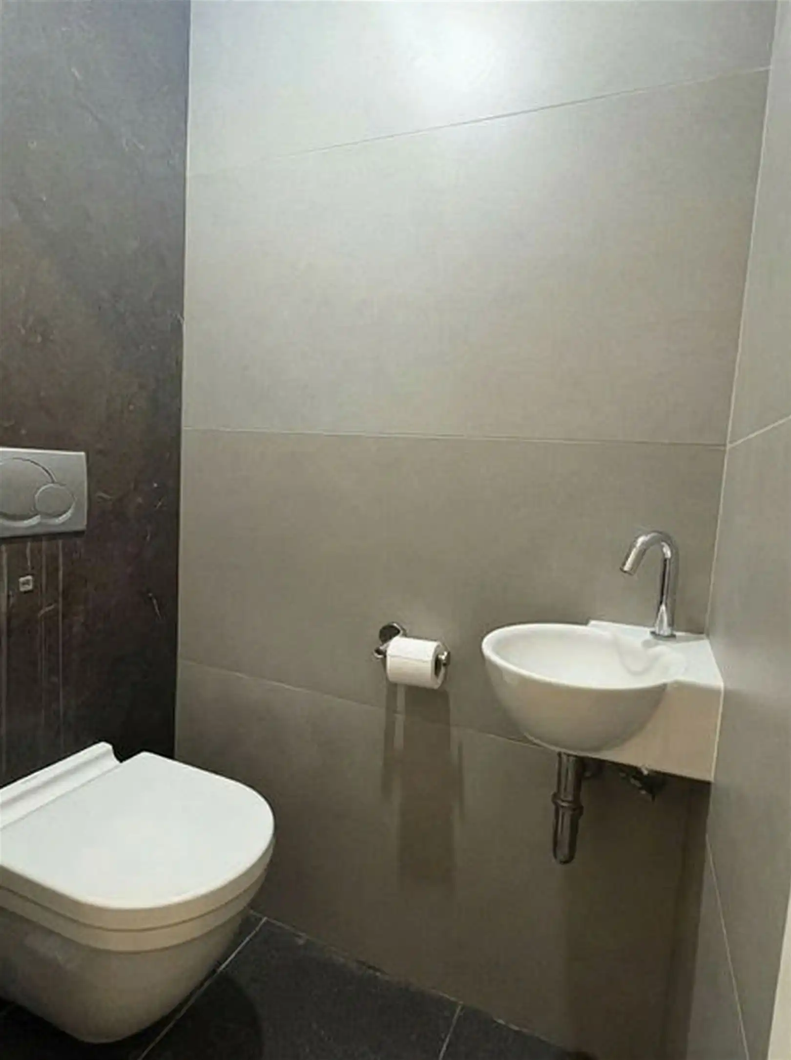 Gelijkvloers appartement met terras en 2 autostaanplaatsen foto 5