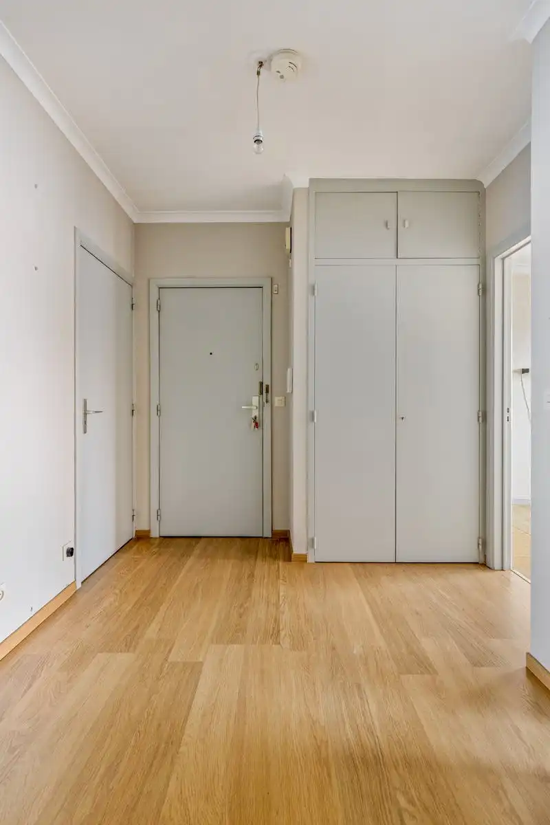 Twee slaapkamer appartement te koop in Kortrijk! foto 6