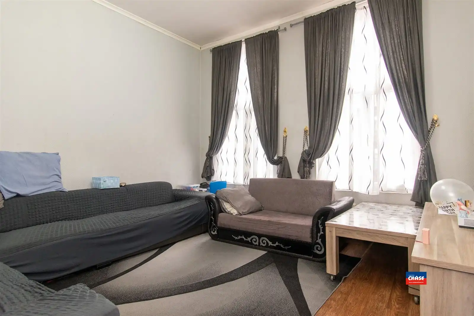 Ruime woning met 6 slaapkamers en handelsgelijkvloers foto 6