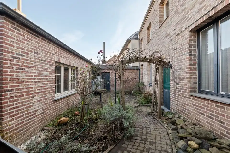 RUIM HANDELSPAND MET WOONST OP TOPLOCATIE IN ZOUTLEEUW foto 11