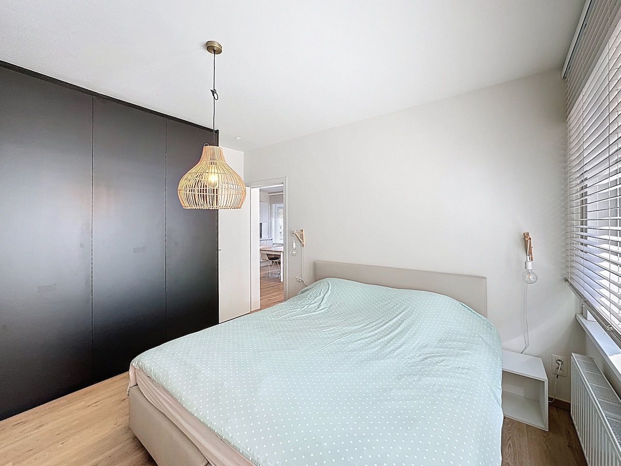 Volledig gemeubeld eigentijds appartement op een boogscheut van de Zeedijk. foto 14