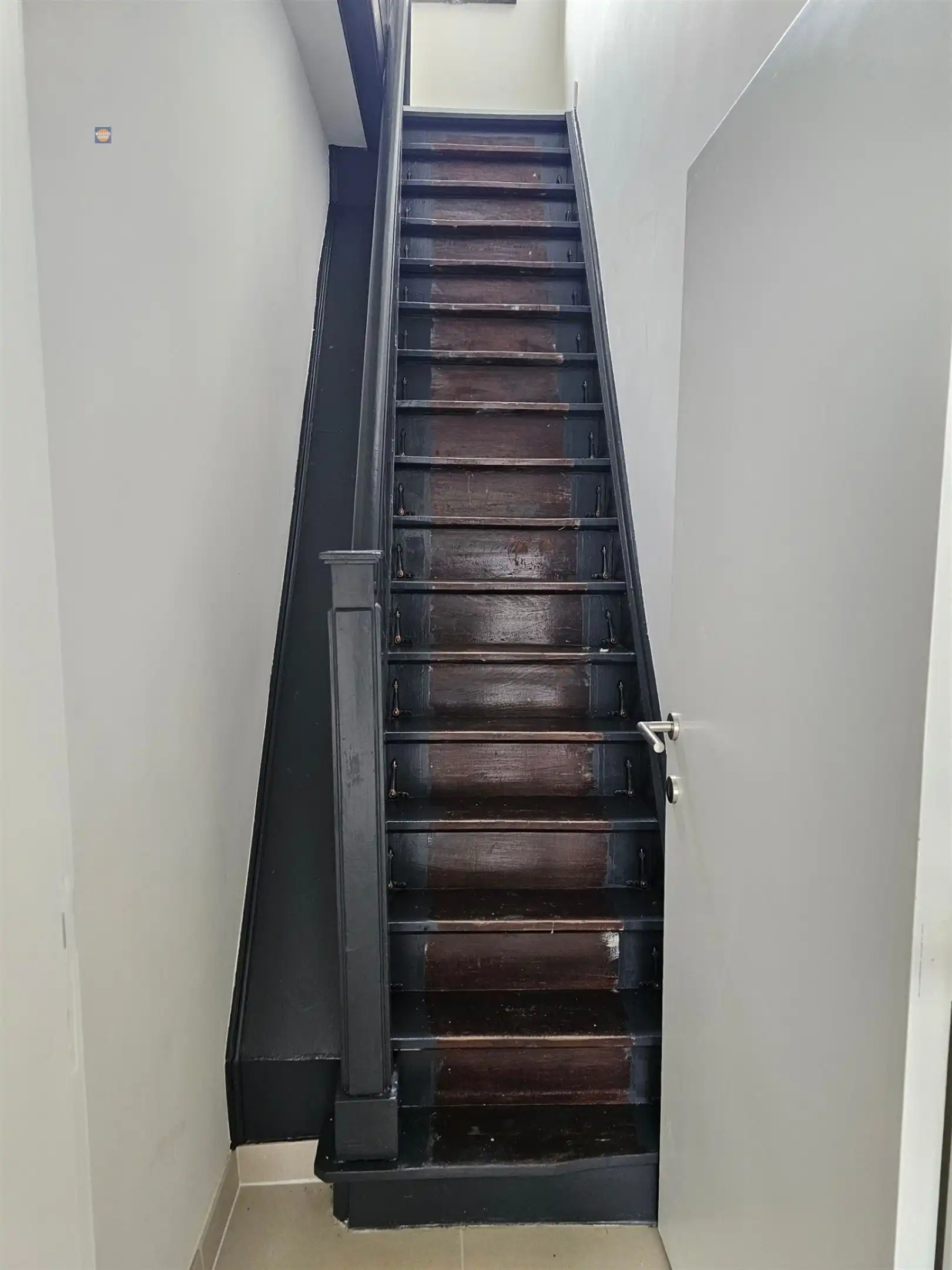 Recent gerenoveerde rijwoning met garage, tuin en 2 slaapkamers foto 8