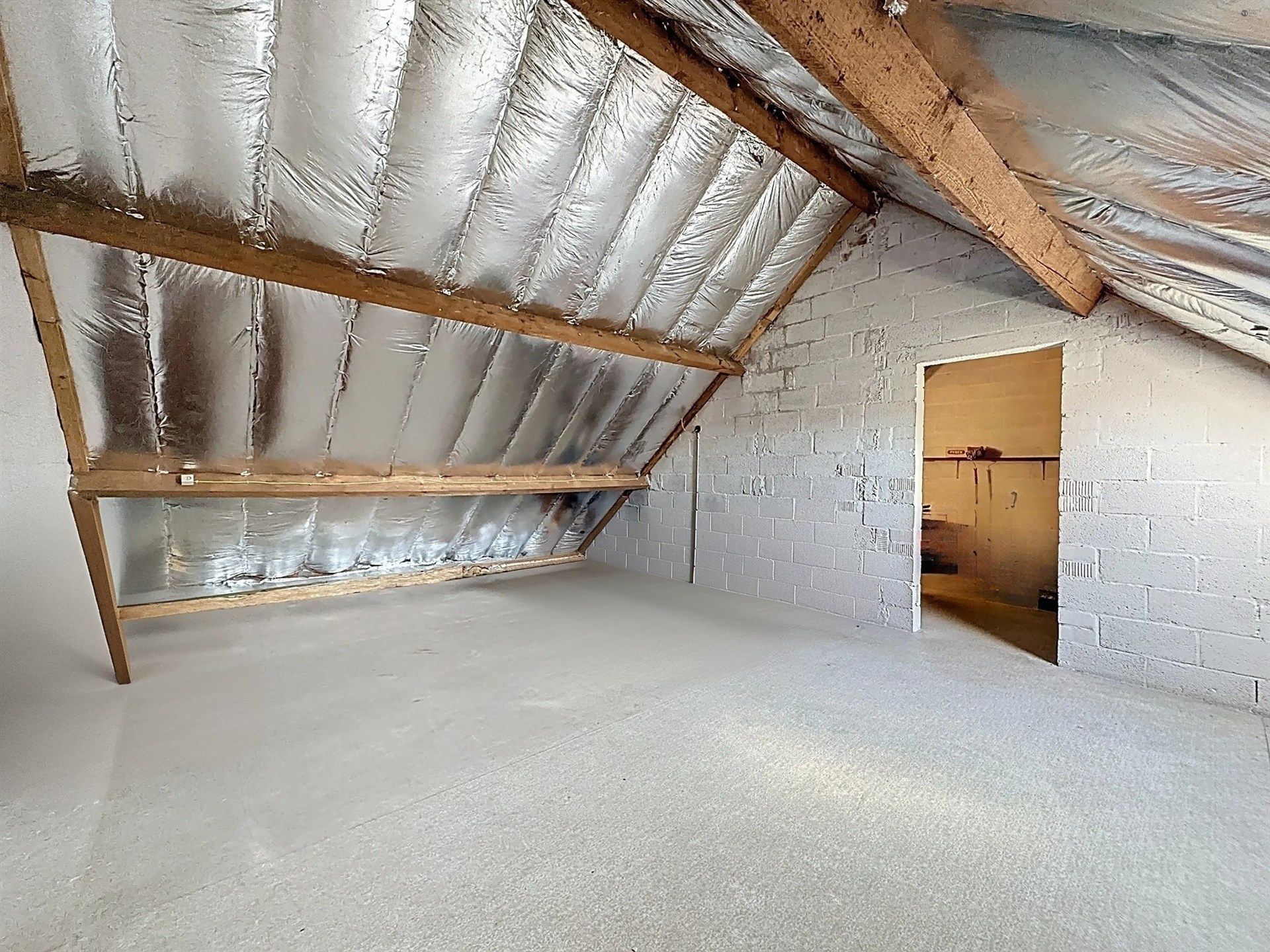 Instapklare gezinswoning met garage, 5 slaapkamers en gezellige tuin op 450m²! foto 15