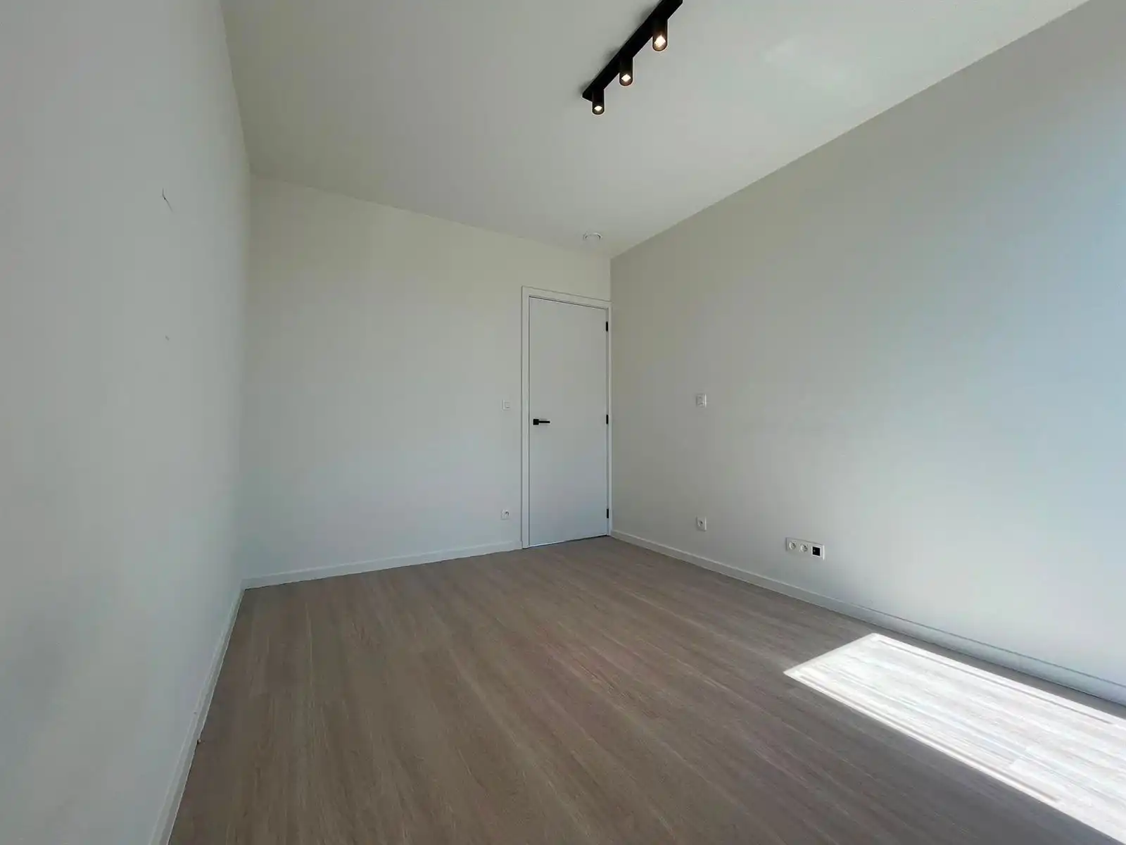 Appartement met 2 slaapkamers , terras en garage foto 10