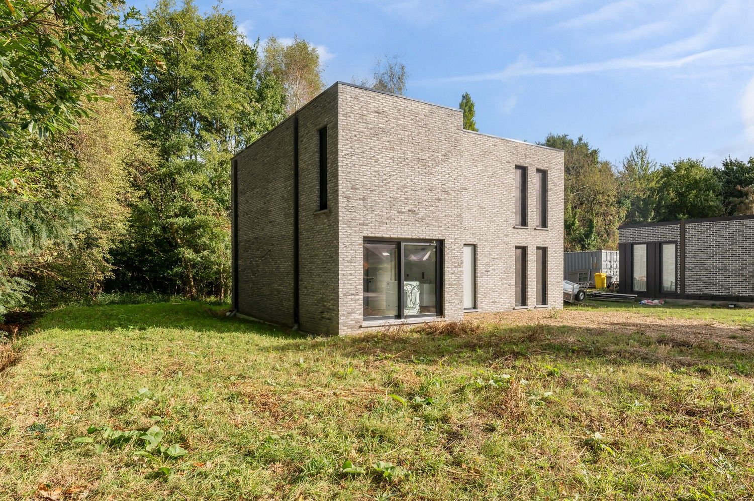 Nieuwe, energiezuinige open bebouwing in doodlopende straat. foto 3