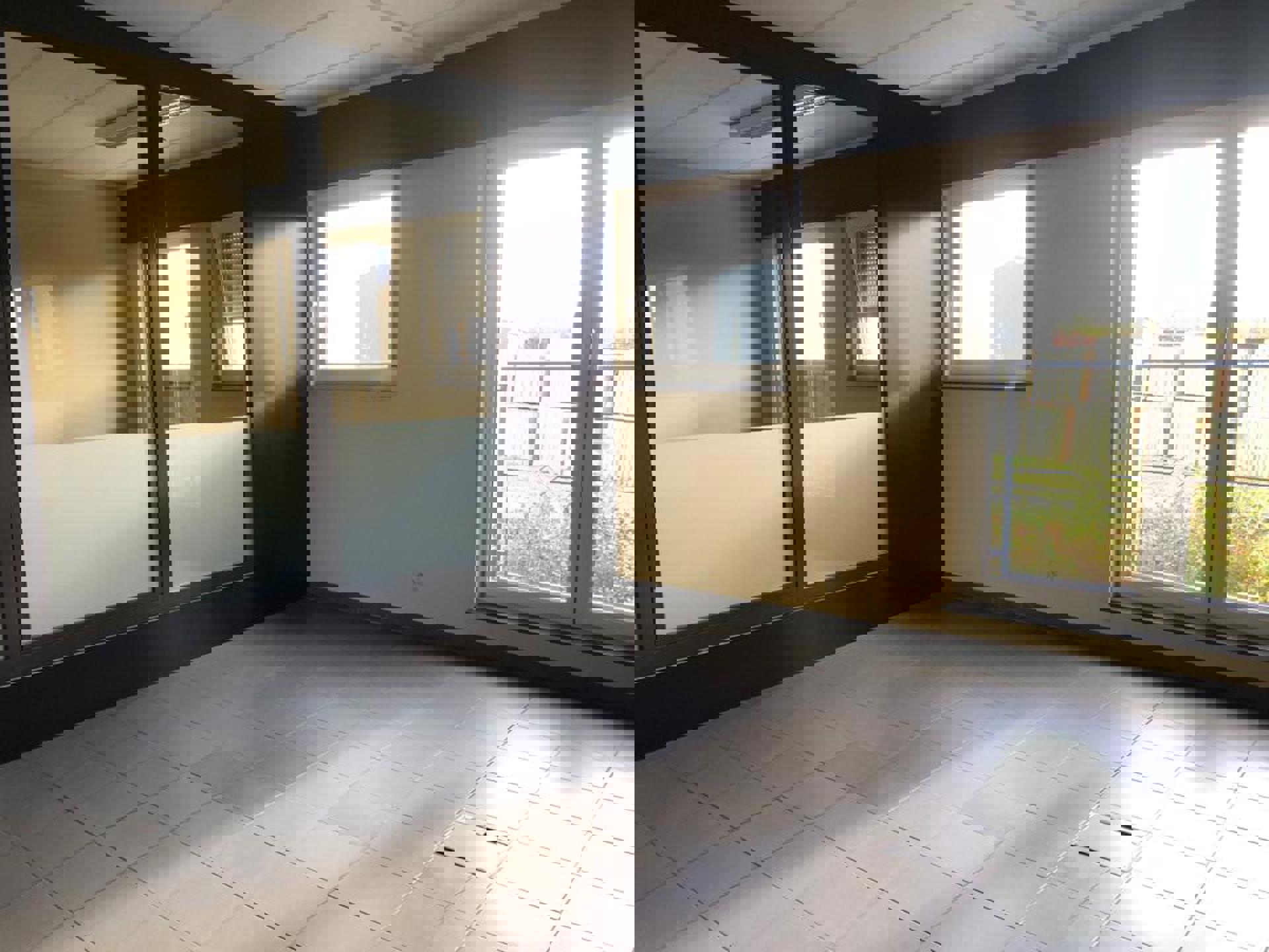 Magazijn met kantoor te Lint foto 12