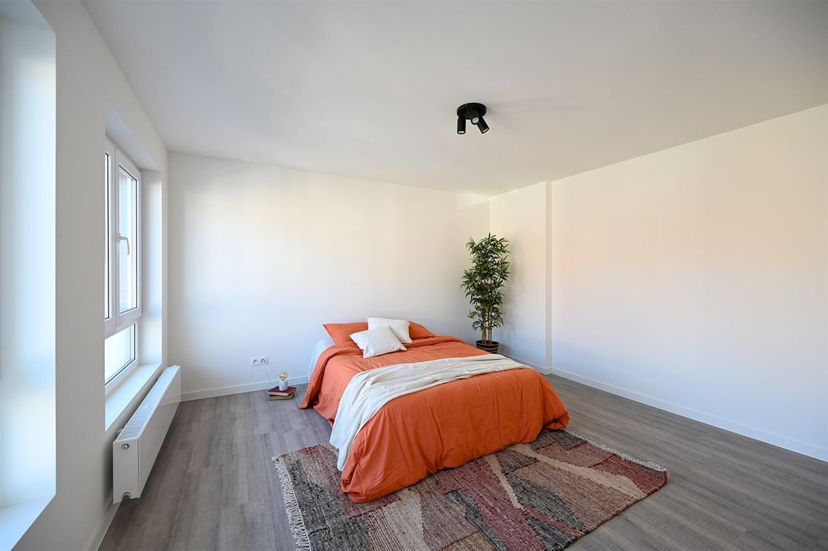 Mooi gerenoveerde woning met tuin en polderzicht foto 14