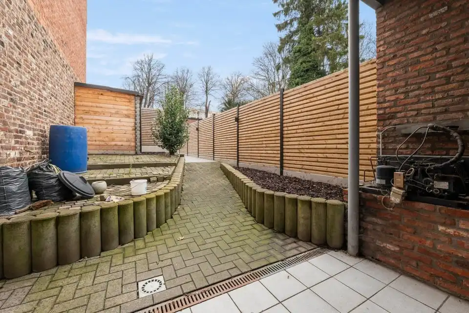 Charmant handelshuis op toplocatie in het hart van de Tongerse winkelstraat foto 27