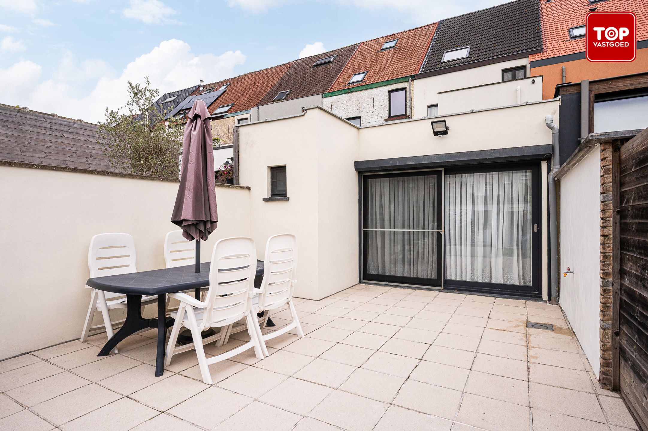 Ruime gezinswoning met 4 slaapkamers en tuin op toplocatie in Sint-Amandsberg foto 24