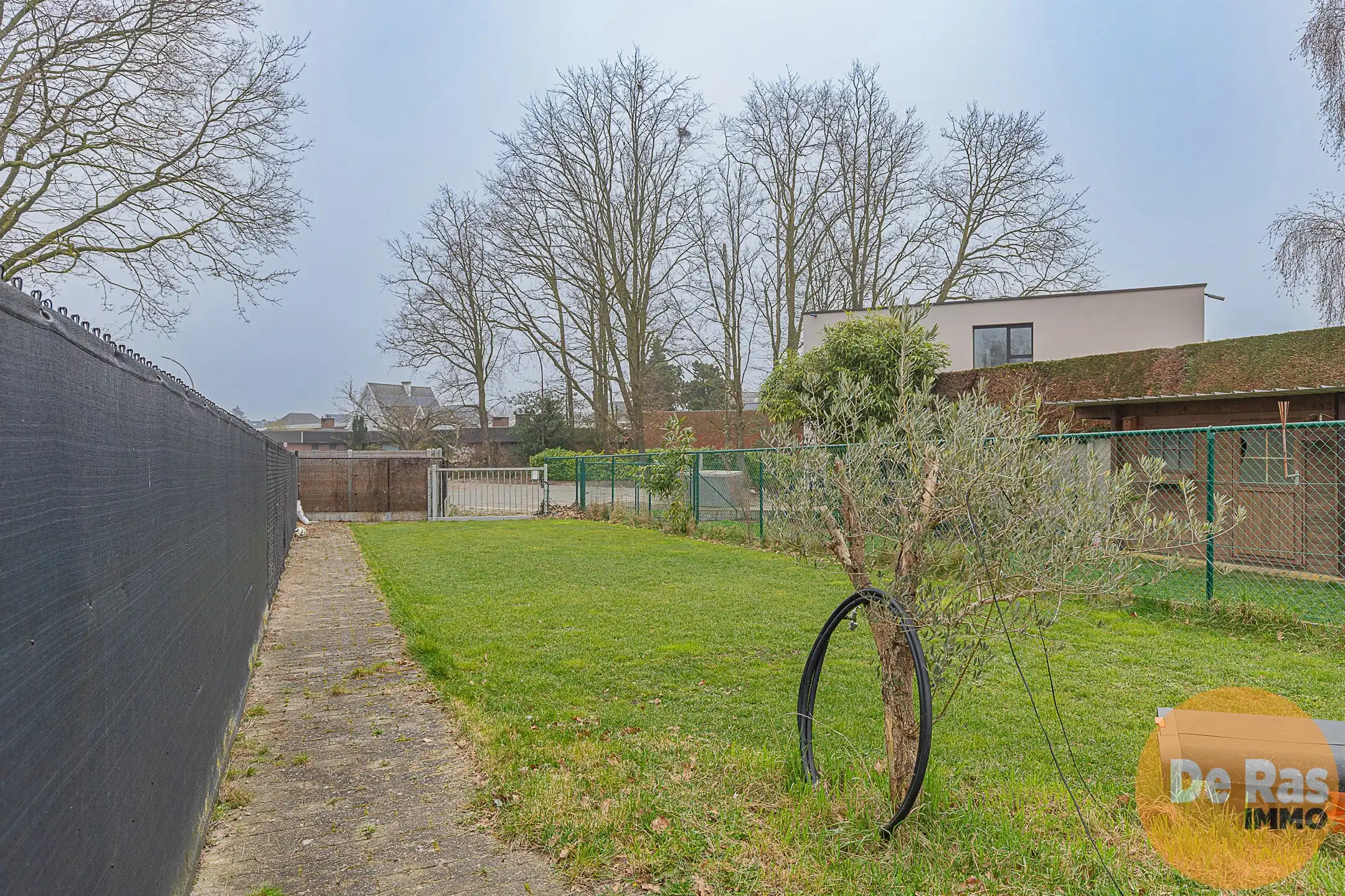 BERLARE - Leuke gezinswoning met 3 slpks, tuin en garage foto 3