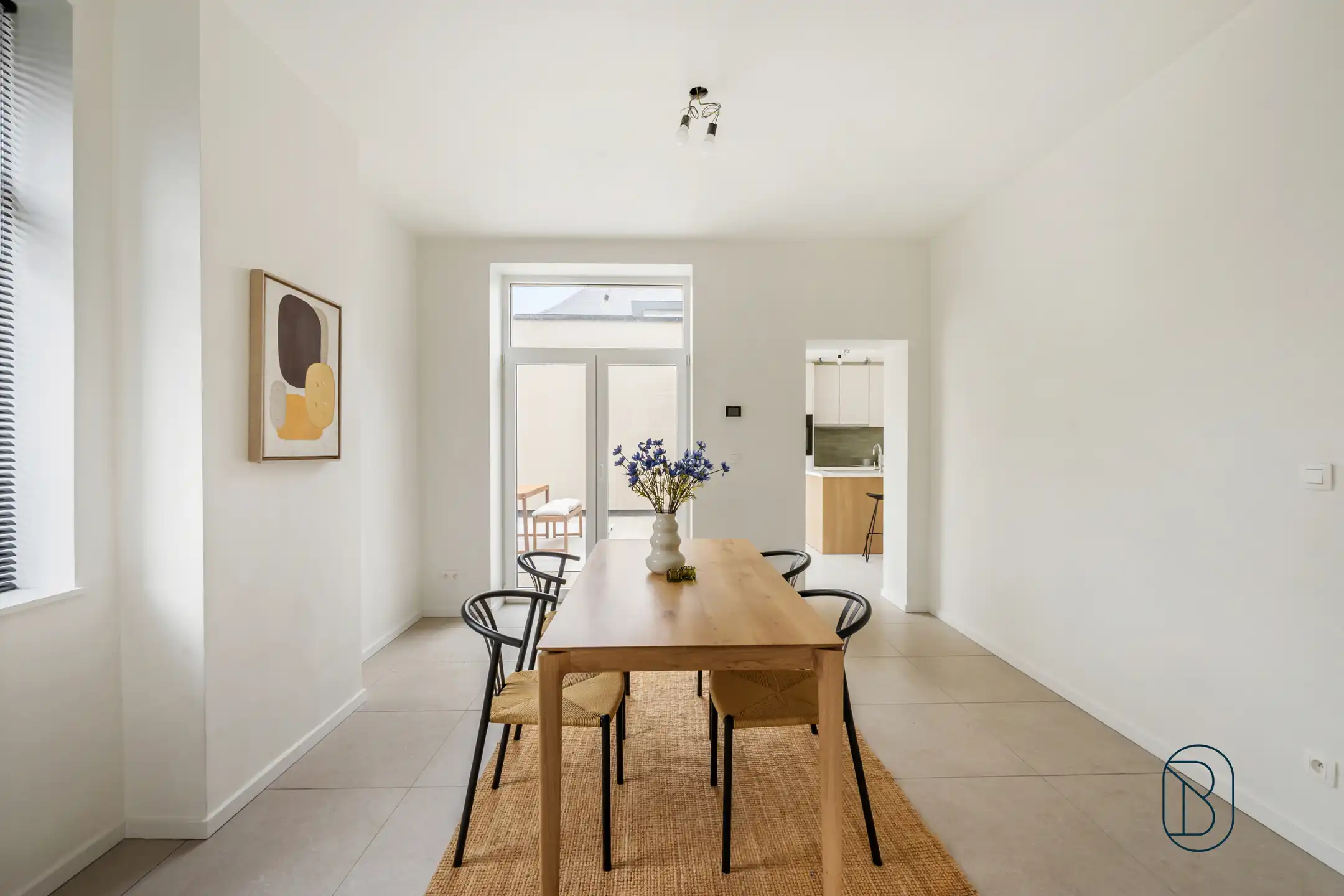 Kwalitatief gerenoveerde woning met 3 slk en leuk terras!  foto 9