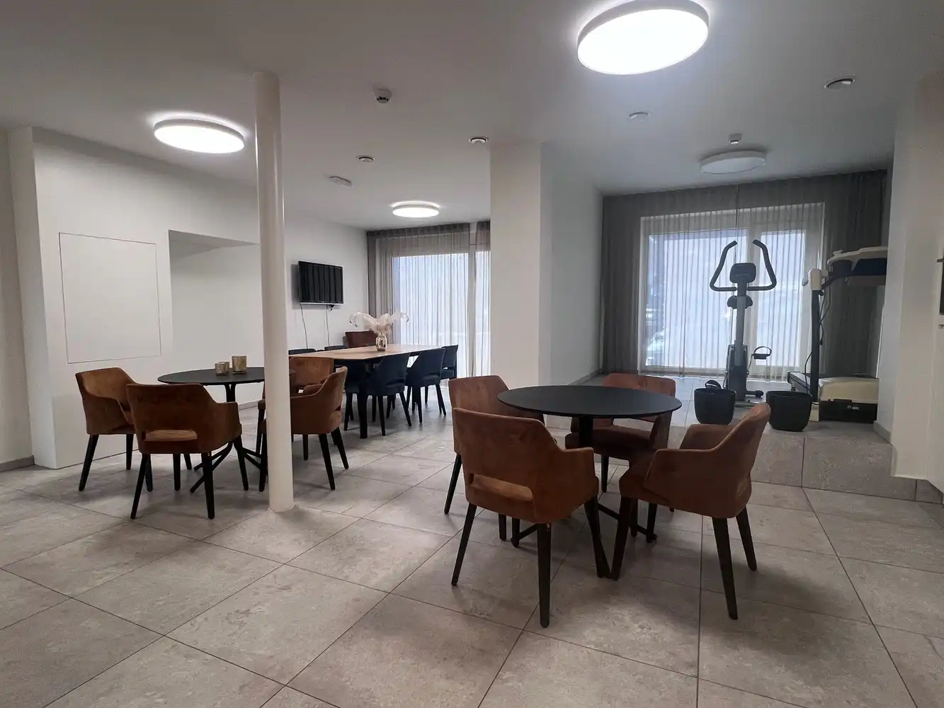 Instapklaar appartement/serviceflat met groot terras en gemeenschappelijke ontmoetingsruimte foto 14