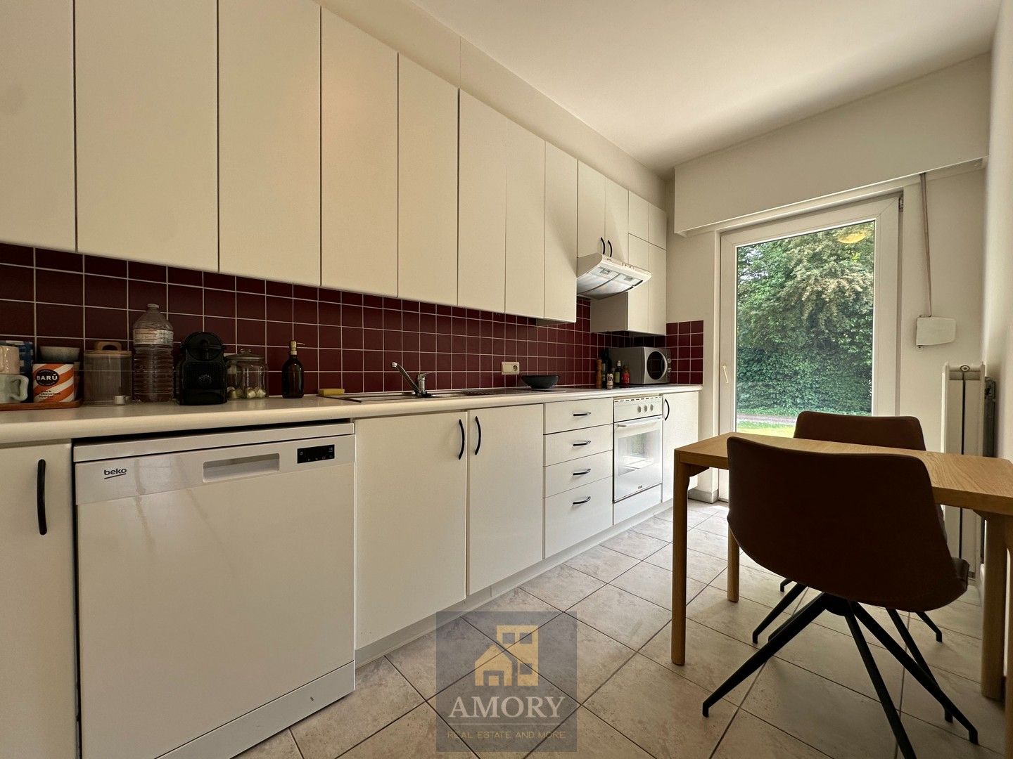 Gemeubeld appartement met 2 slaapkamers. Korte verhuur foto 4