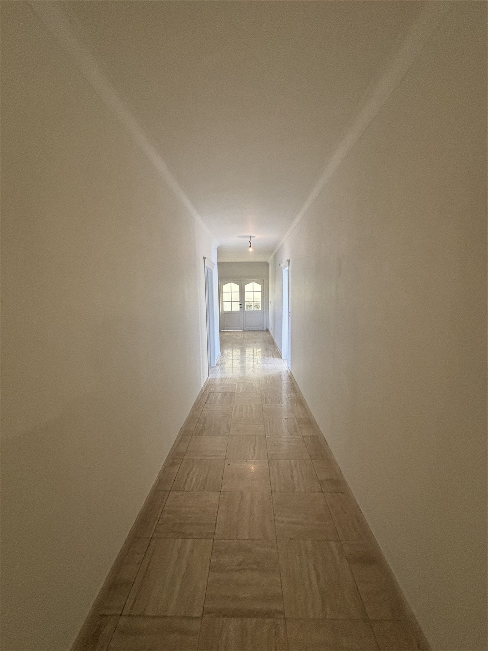 Ruime woning met grote tuin in een rustige straat foto 18