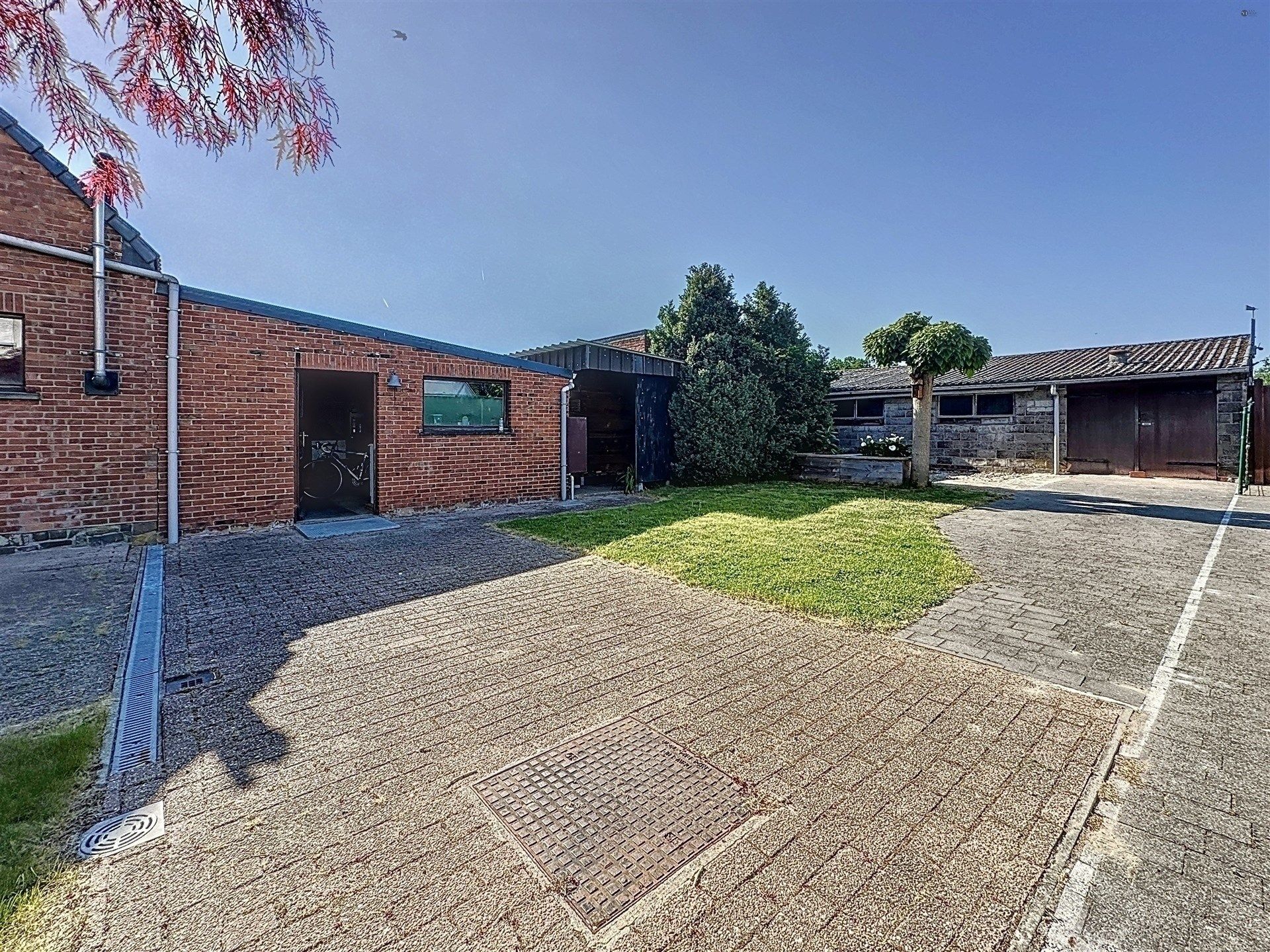 Open bebouwing met 4 slaapkamers en magazijn (144 m²) op perceel van 563m²! foto 12