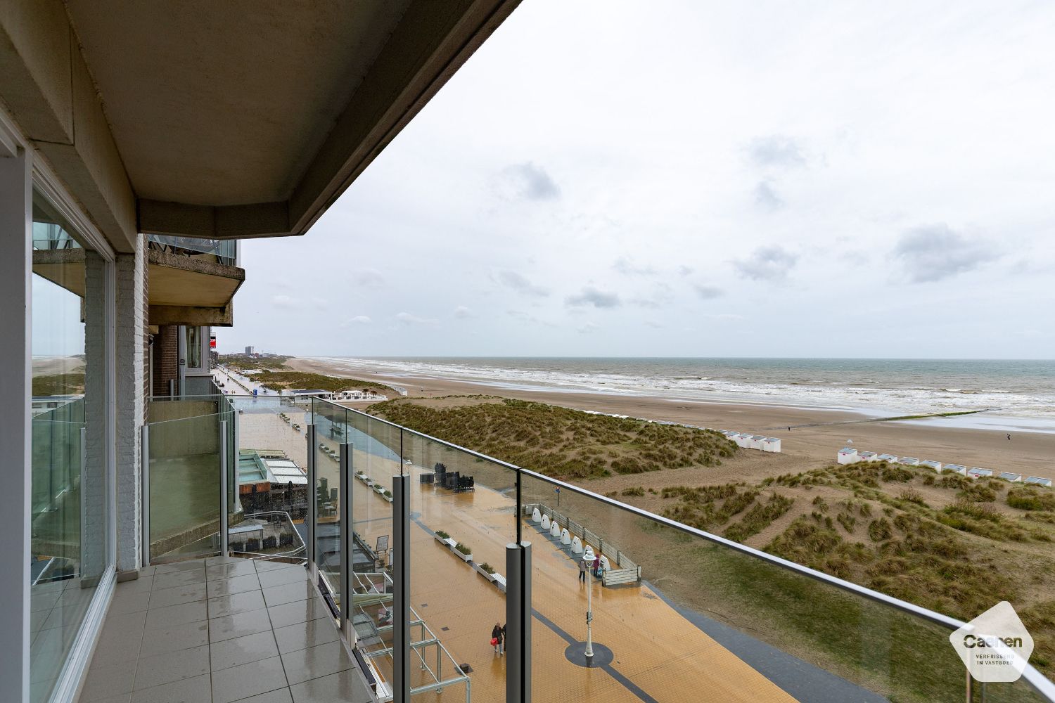 Zeer goed onderhouden appartement met fenomenaal zicht en 2 slaapkamers foto 5