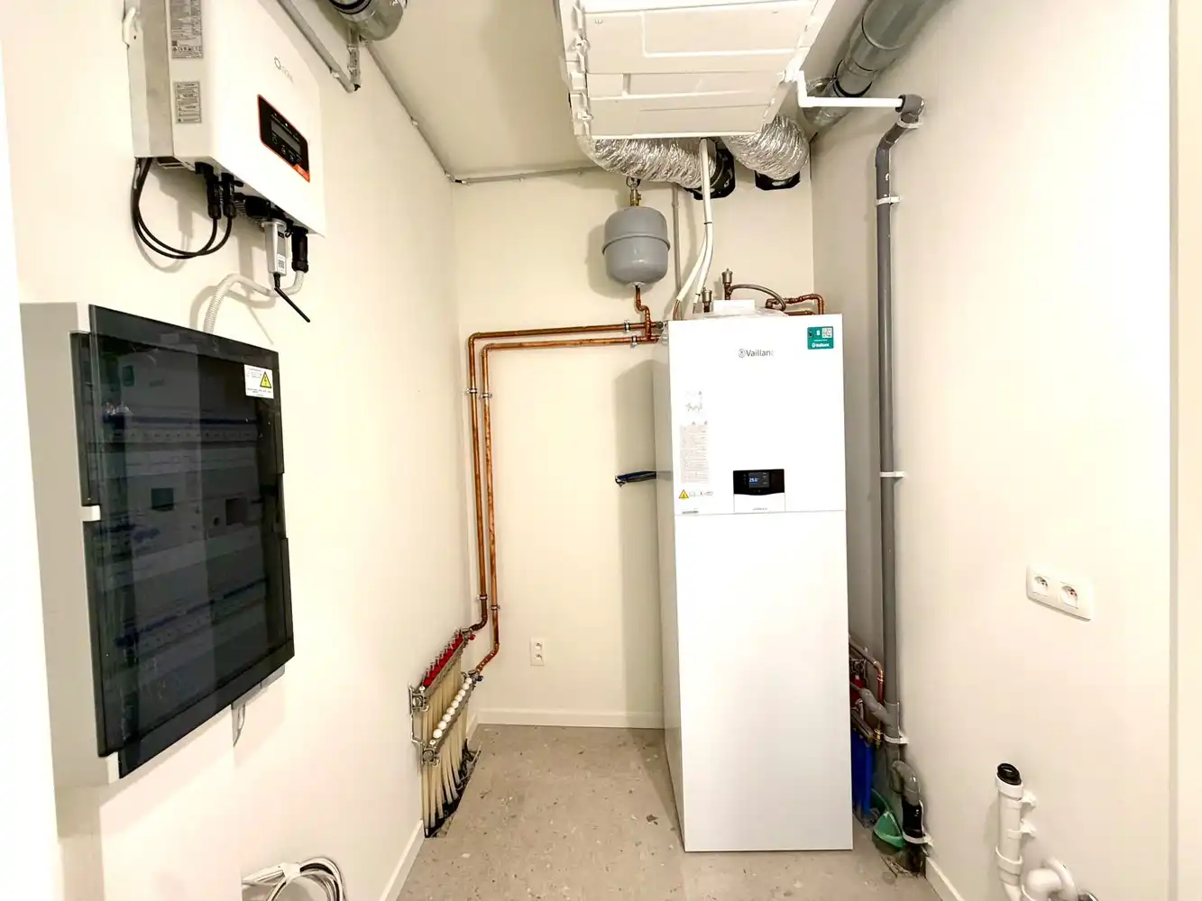 COMPLEET VERNIEUWD (1E VERDIEP) energiezuinig app. MET GROOT TERRAS. foto 23