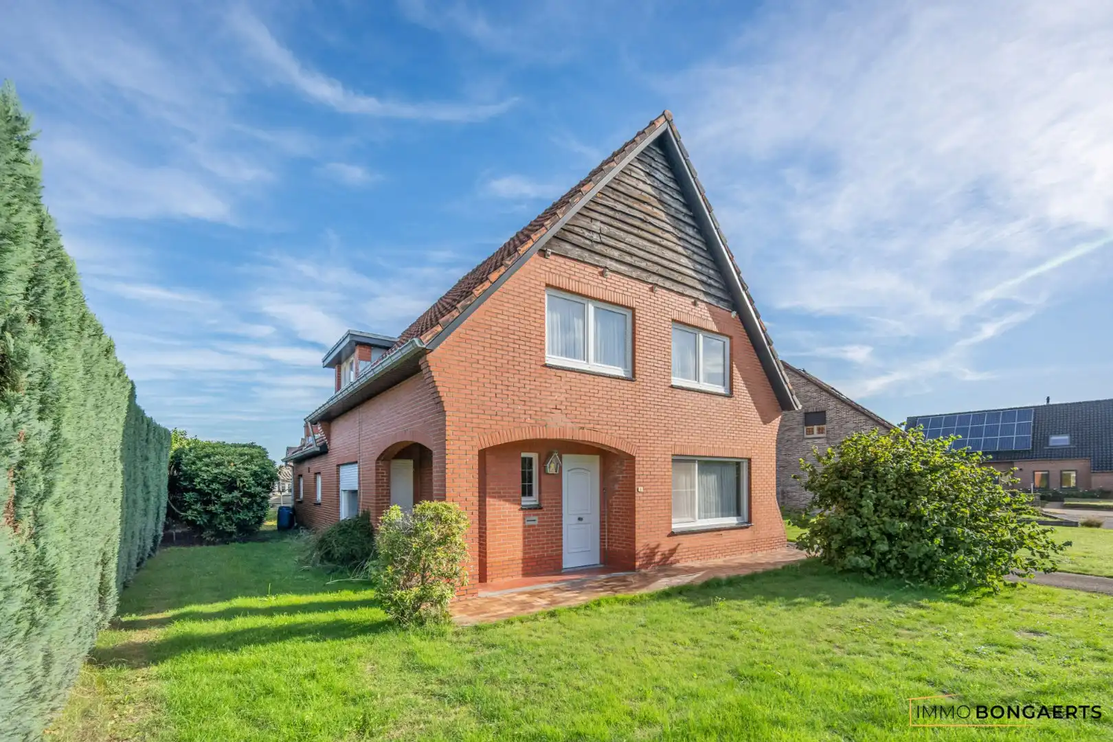 Vrijstaande woning met 3 slaapkamers foto 2