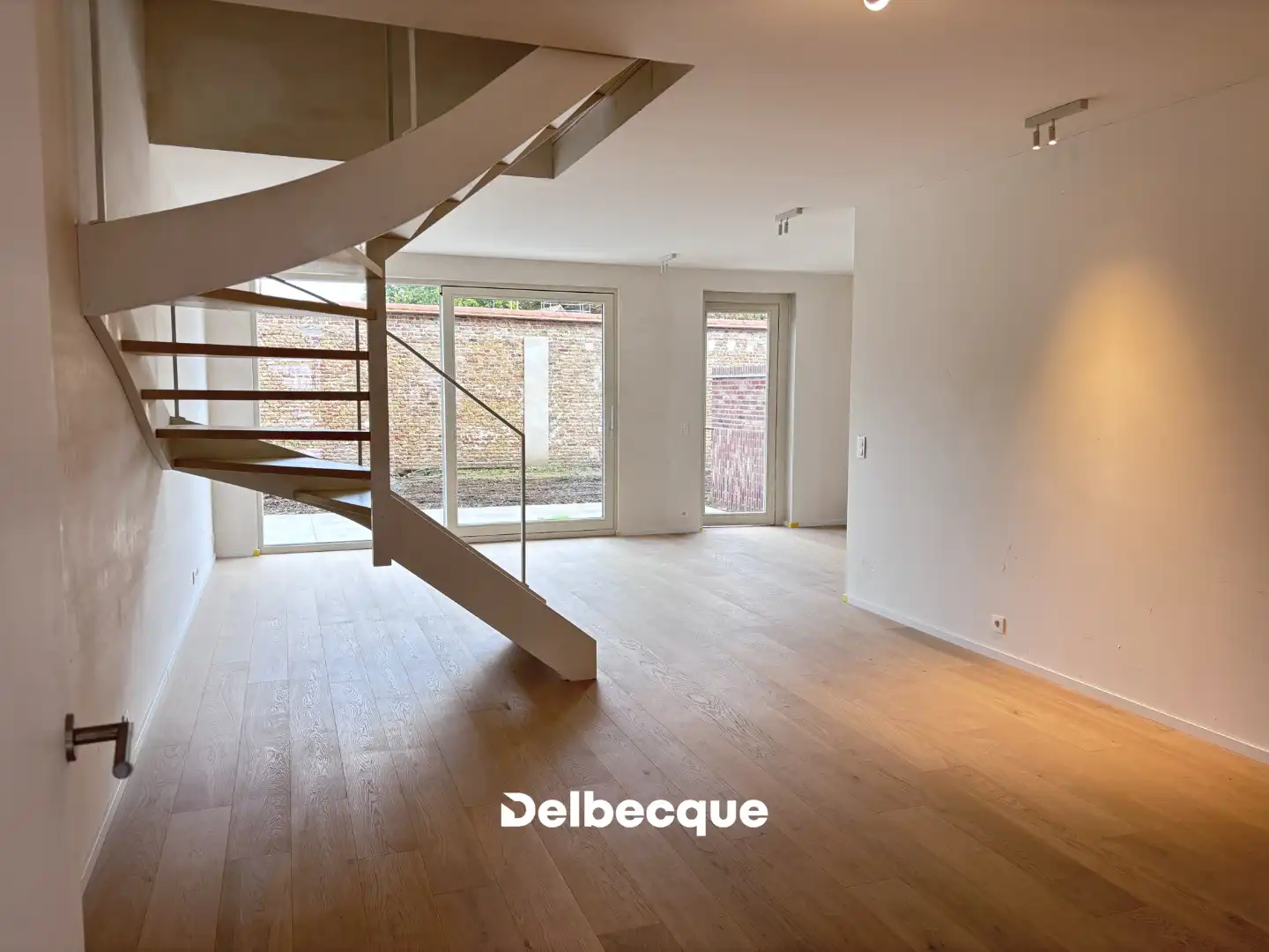 Instapklare stapelwoning met 2 slaapkamers op toplocatie in Brugge foto 5