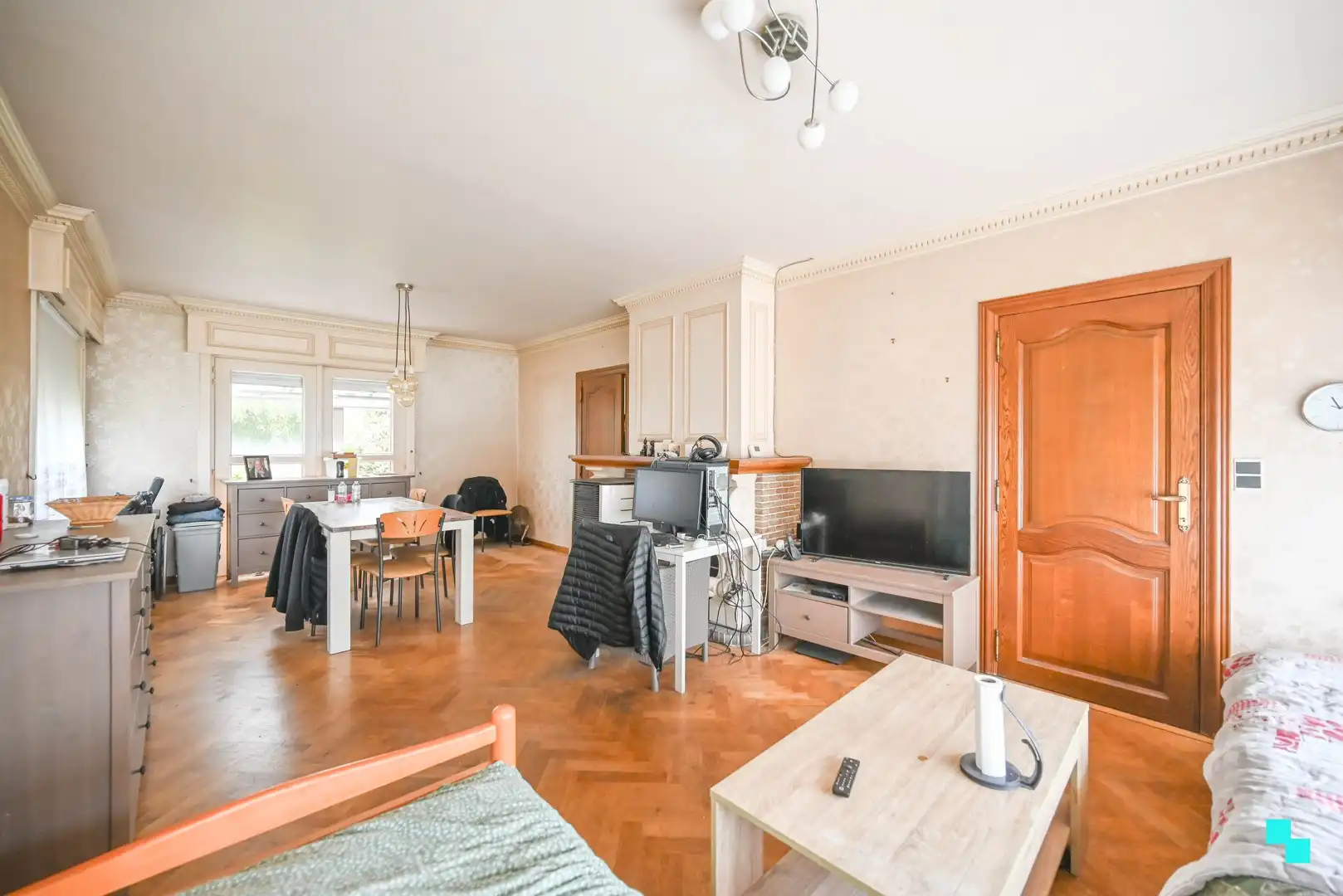 Alleenstaande woonst met atelier/loods foto 4