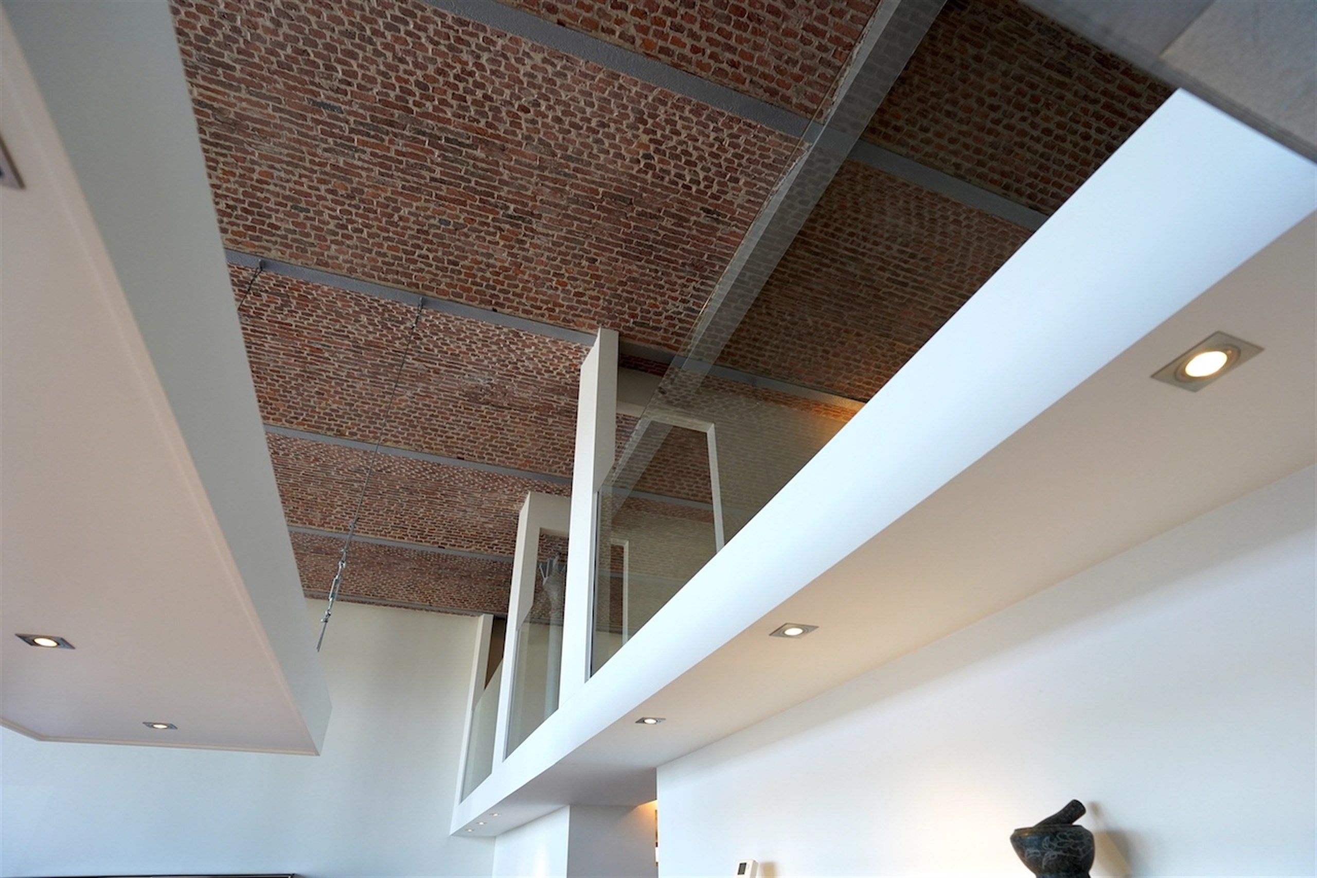 Verrassende, heldere loft met plafondhoogten van 6 m! foto 10