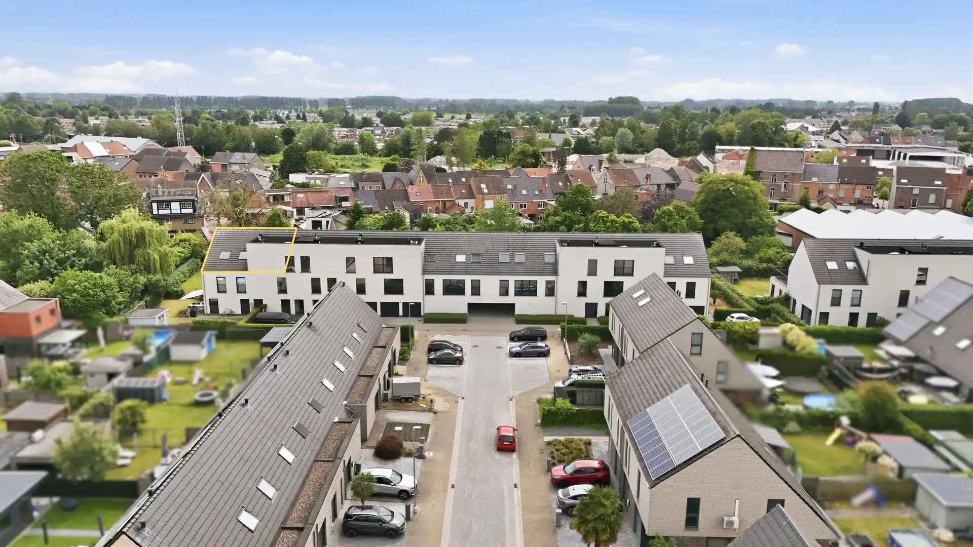 Modern en energiezuinig appartement op rustige locatie in doodlopende straat te Hamme foto {{pictureIndex}}