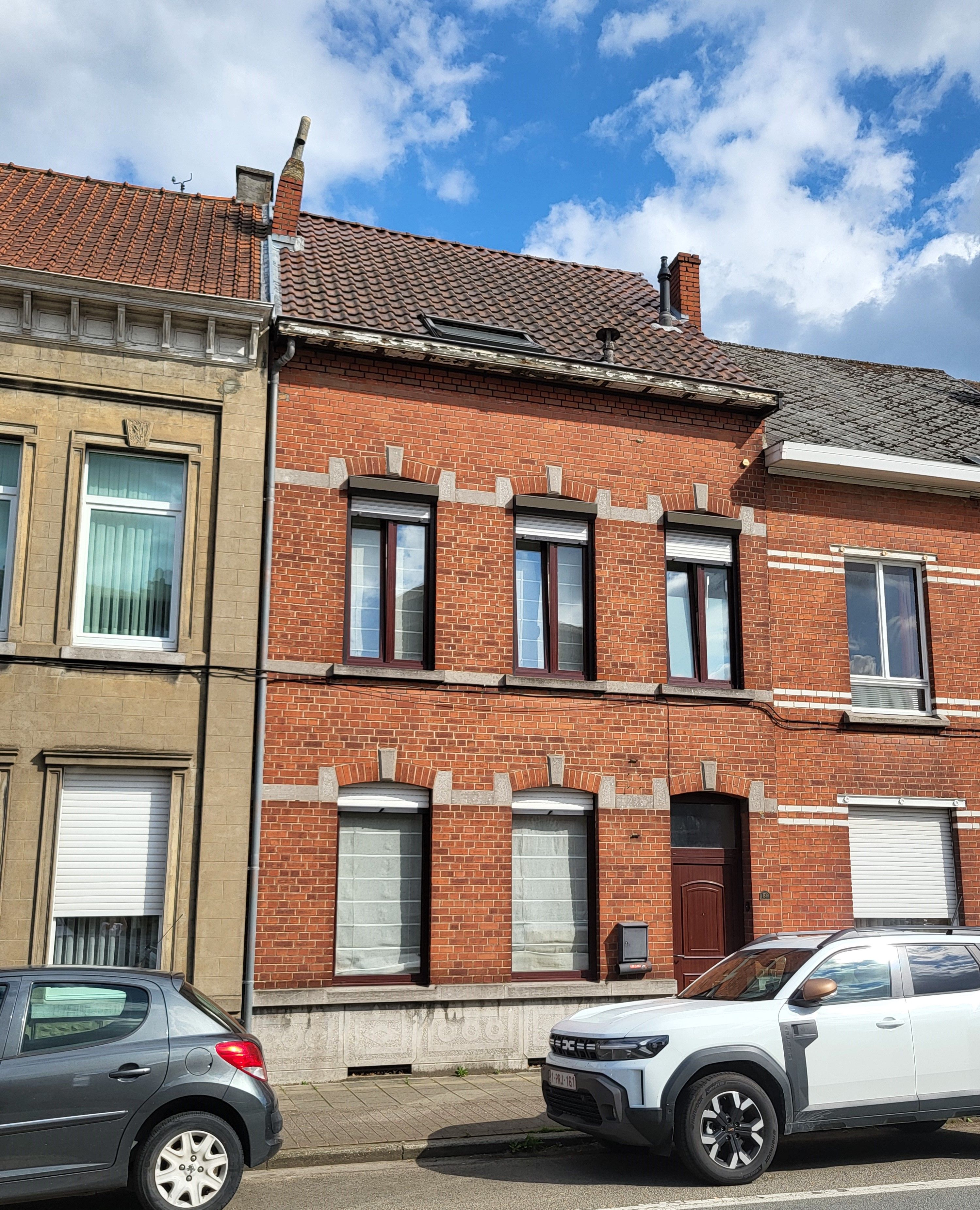 Prachtig gerenoveerde burgerwoning op wandelafstand van het centrum met zuidgerichte tuin.  foto {{pictureIndex}}
