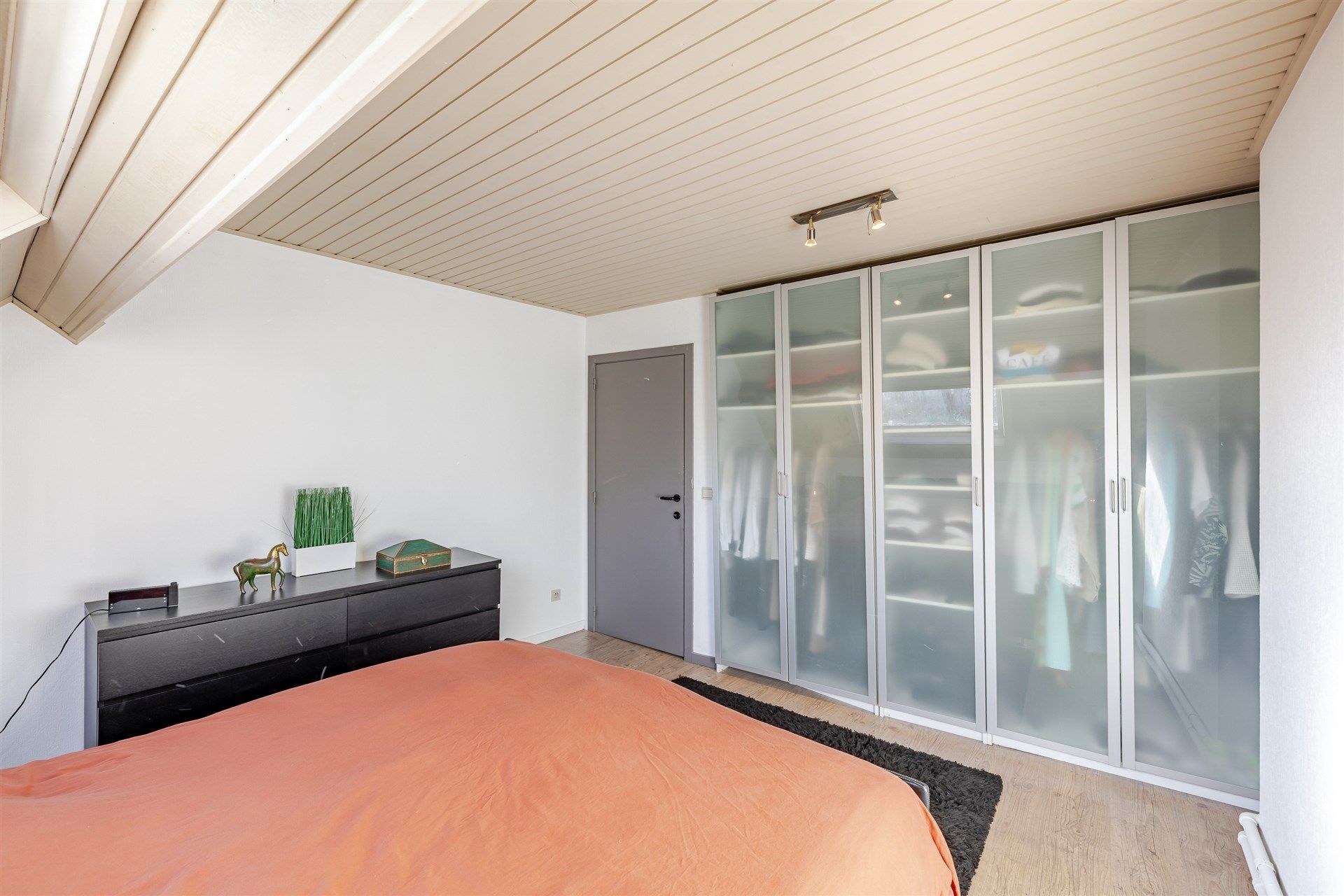 Prachtig winkelpand met duplex op groot perceel foto 18