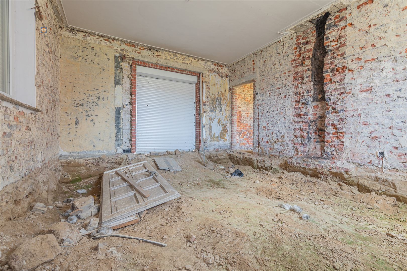 Te renoveren vierkantshoeve op toplocatie foto 17