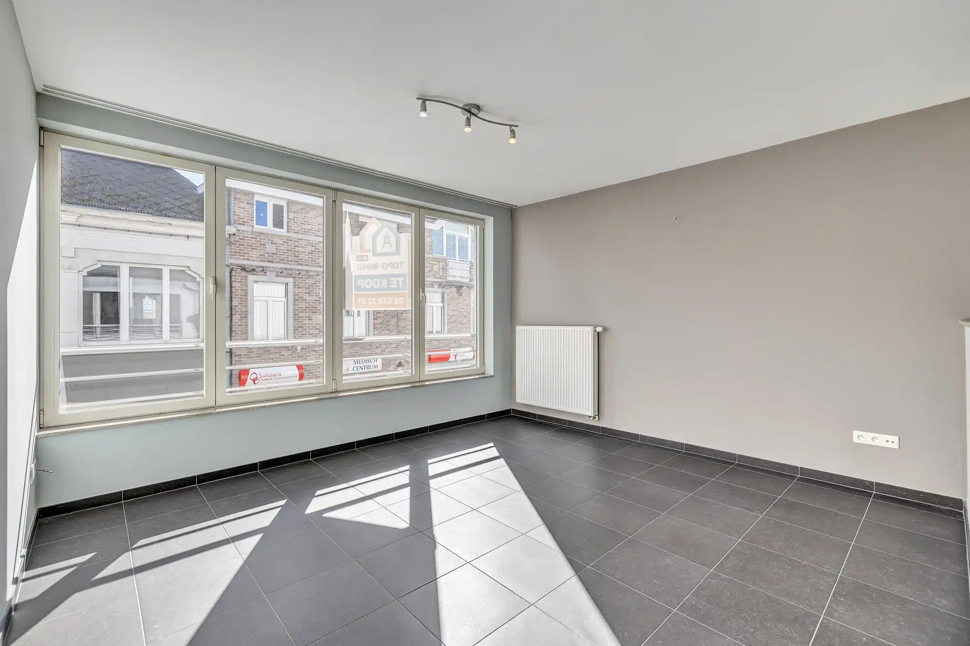 Instapklaar appartement met 2 slpks in centrum Liedekerke foto 2