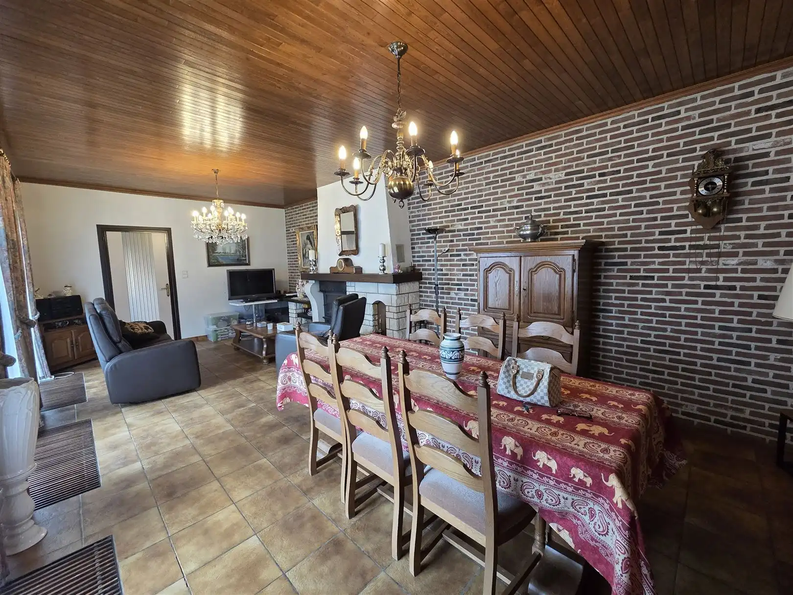 Vrijstaande woning met 3 slpks, tuin en garage. foto 6