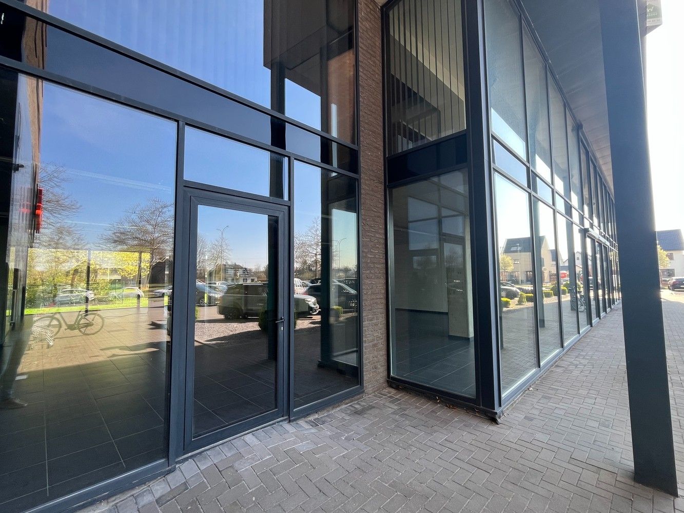 652m² kantoren foto 3