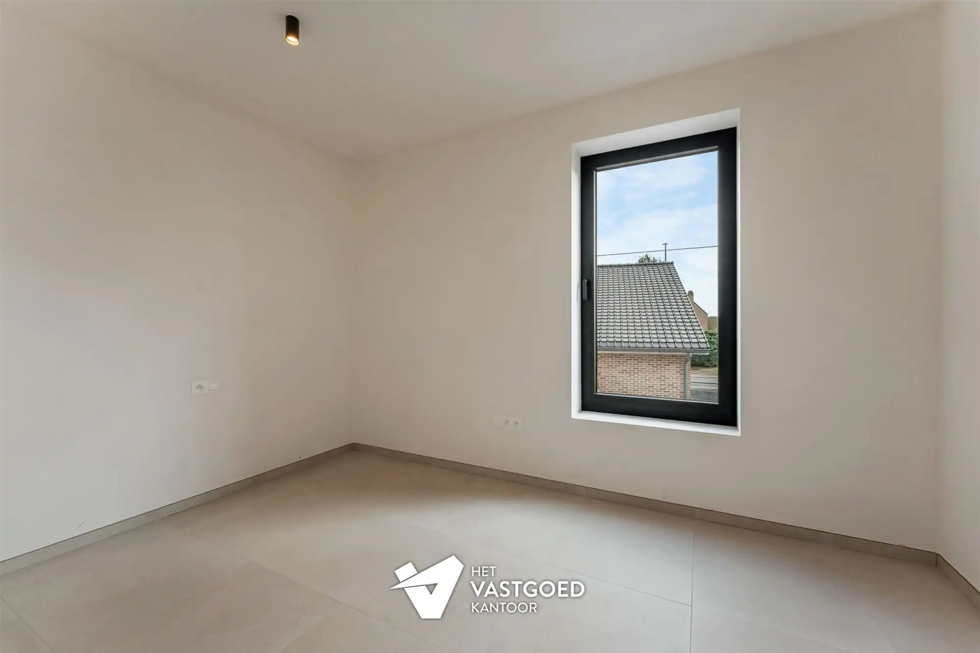 VOLLEDIG AFGEWERKTE NIEUWBOUWWONING OP CENTRALE LIGGING TE BERINGEN foto 10