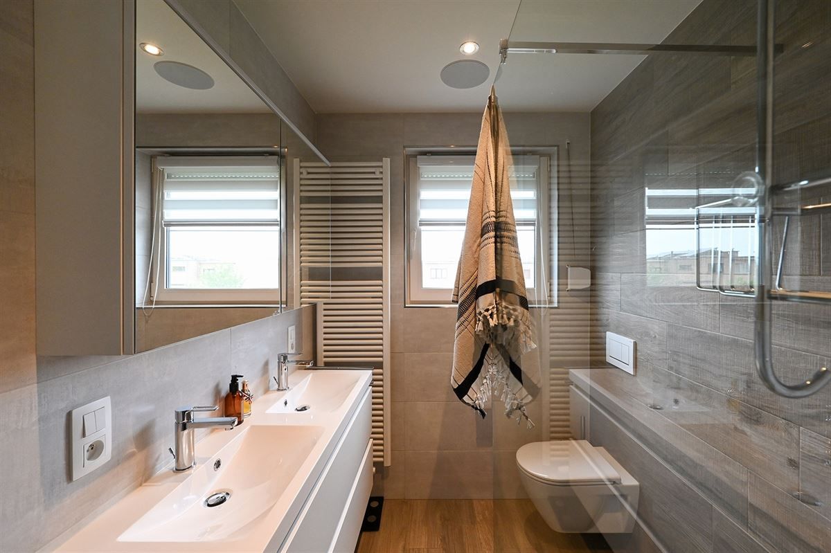Goed onderhouden woning op toplocatie foto 13