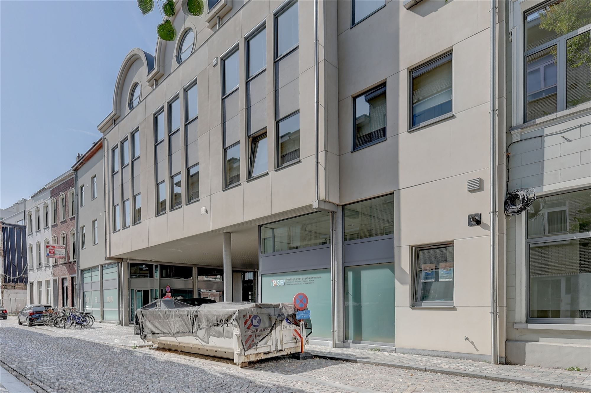 Ruim appartement met één slaapkamer en autostaanplaats in hartje Mechelen foto 16