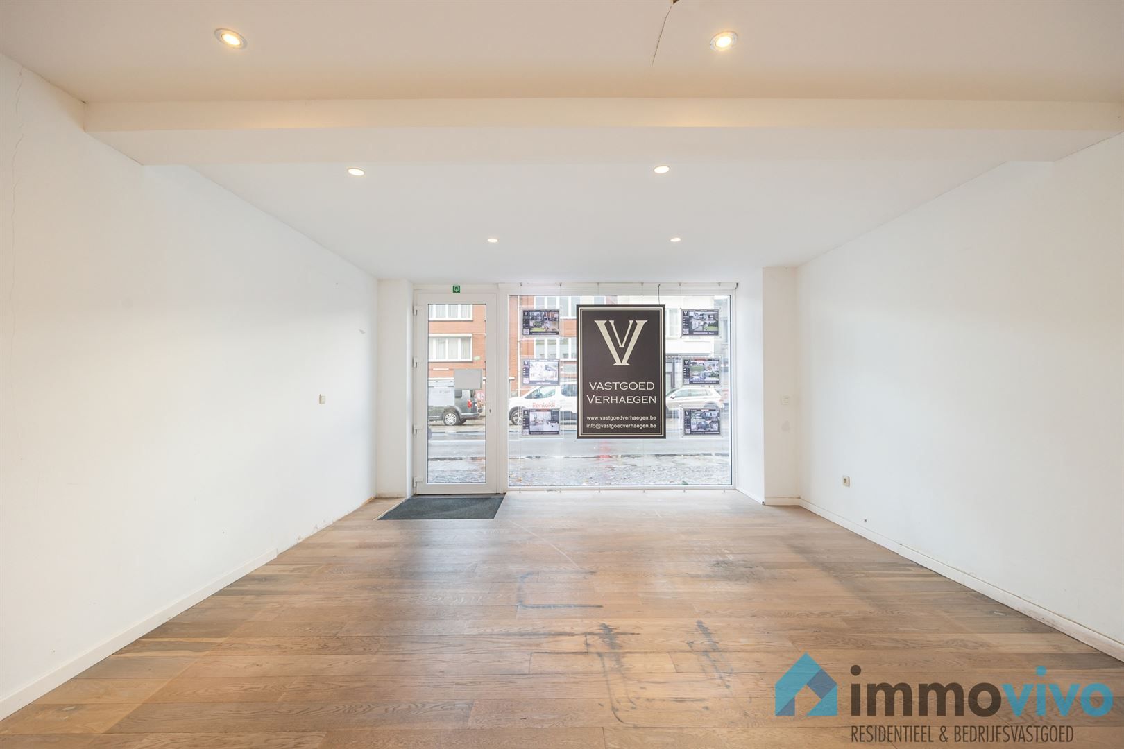 Handelsgelijkvloers op toplocatie in centrum foto 2