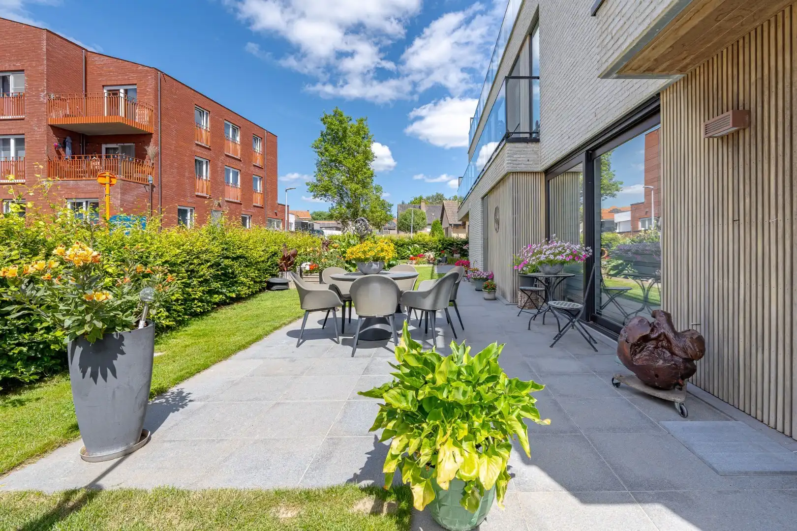 Ruim, lichtrijk gelijkvloers appartement met 3 slaapkamers, garage en zonnige tuin te Beselare foto 4