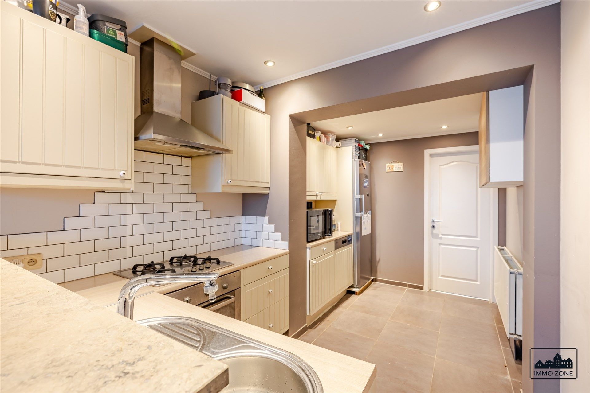 Ruime 4-Slaapkamer Woning in Ruisbroek foto 6