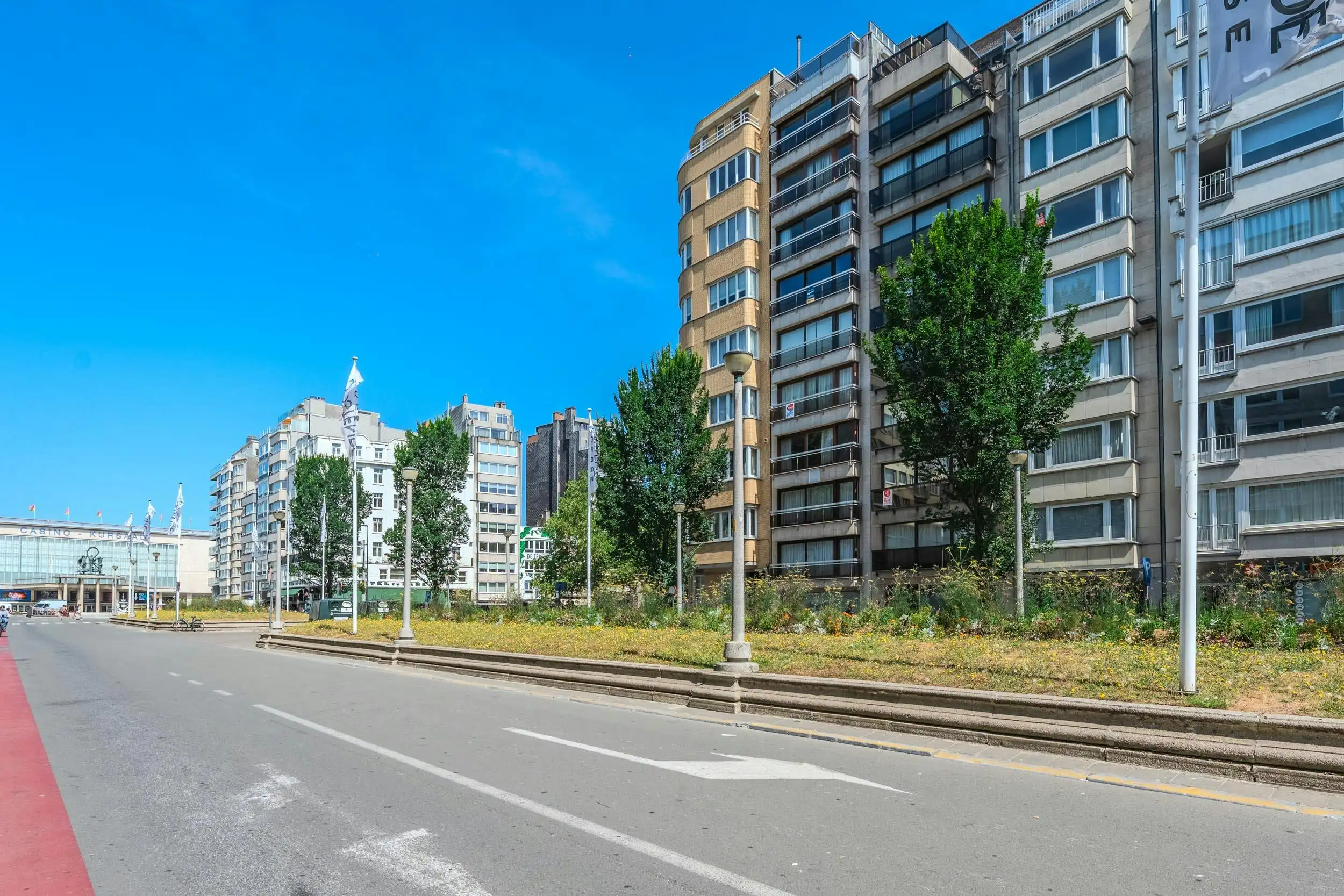 Prachtig gerenoveerd 2-slaapkamerappartement te Oostende foto 9