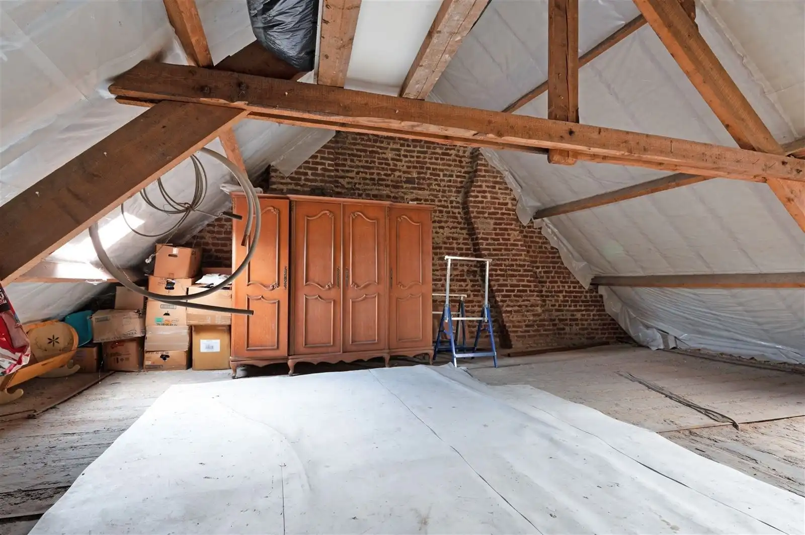 Modern afgewerkte en gerenoveerde gezinswonig met tuin op 2are93 foto 20