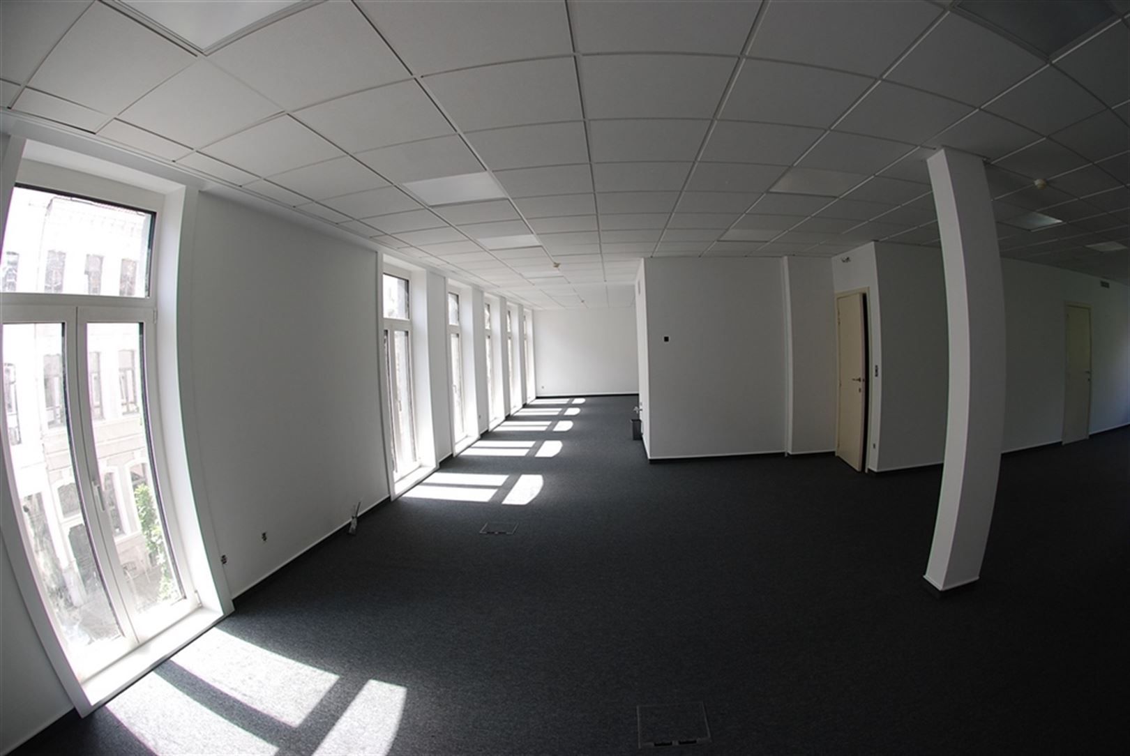 Kantoor op toplocatie met parkeerplaatsen centrum Kortrijk foto 5