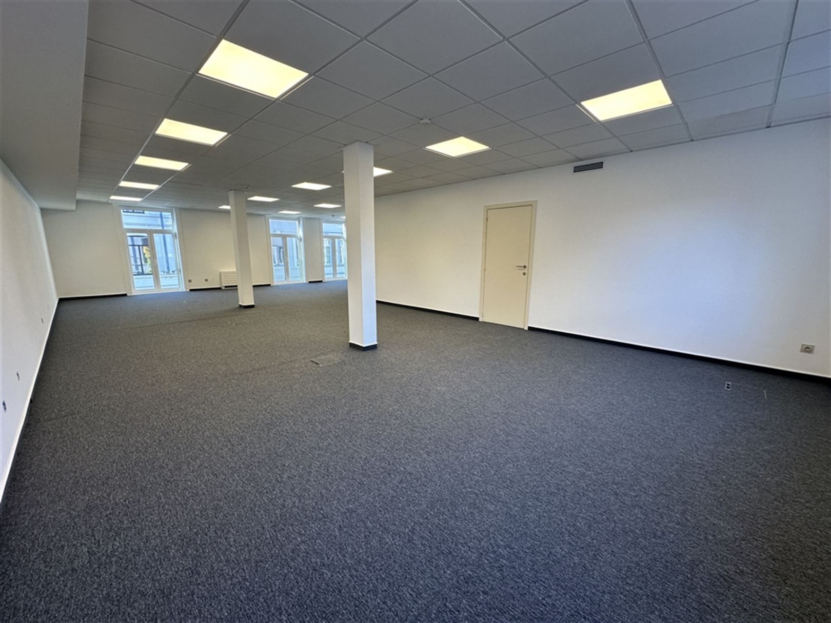 Kantoor op toplocatie met parkeerplaatsen centrum Kortrijk foto 5