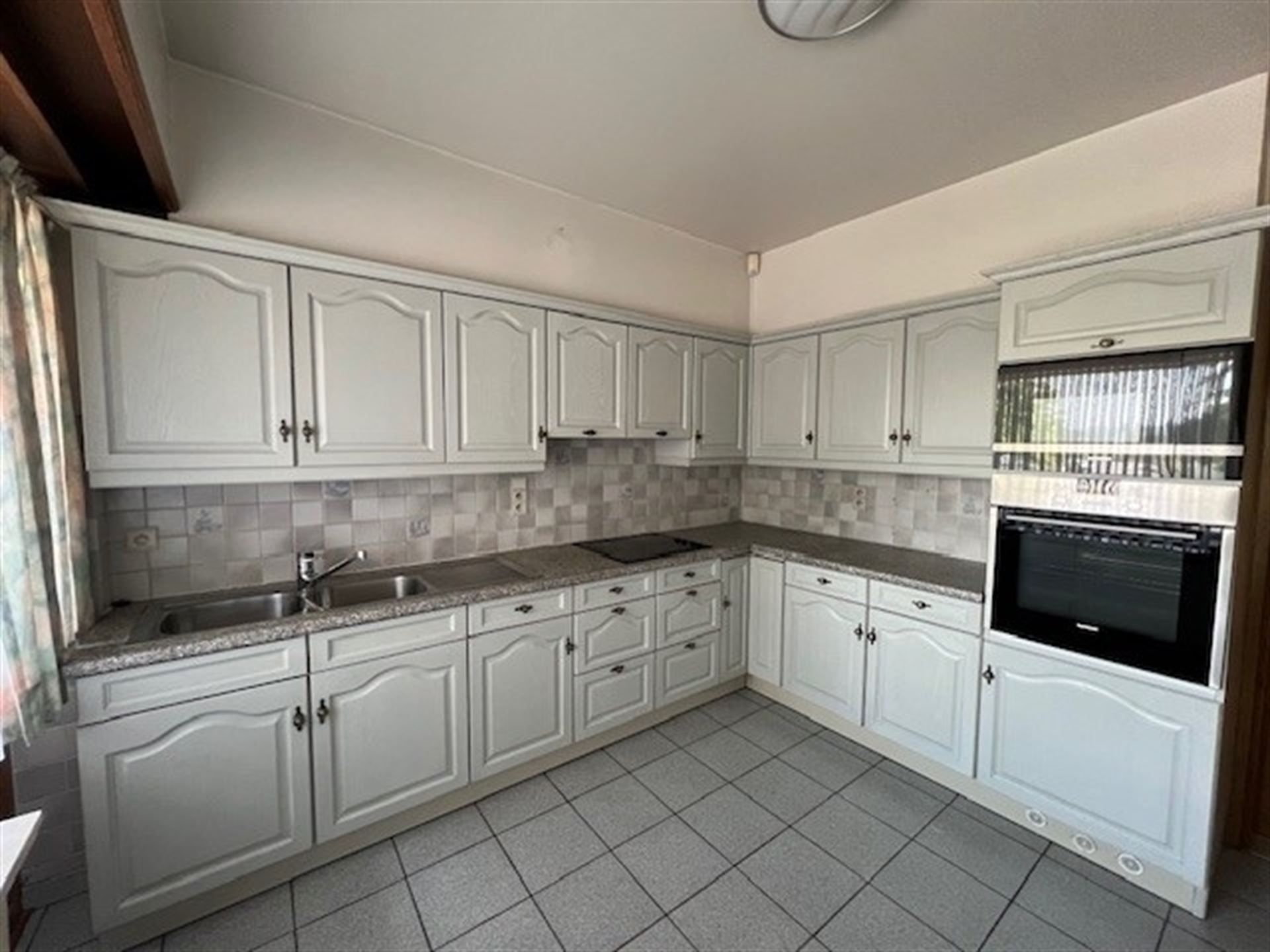 Gezellig 3-SLK appartement  met dubbele garage ! foto 6