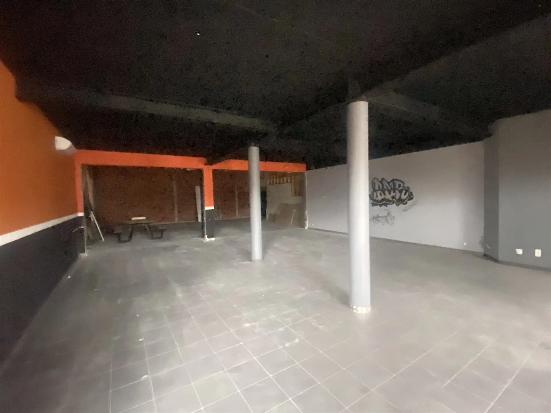 commercieel gunstig gelegen handelspand foto 2