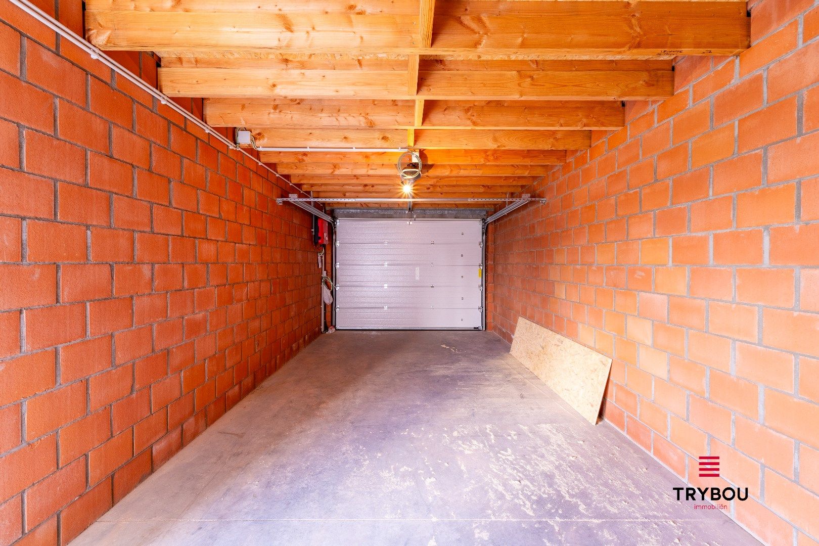 2 hoogwaardig afgewerkte nieuwbouwwoningen met garage foto 22