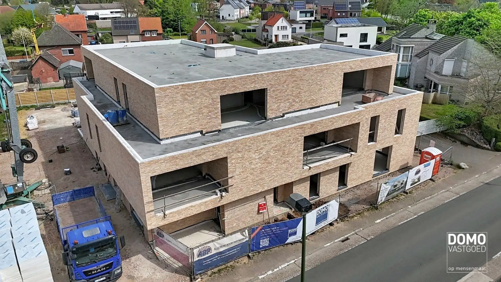 MODERN EN ENERGIEZUINIG NIEUWBOUWAPPARTEMENT MET 1 SLAAPKAMER, TERRAS EN AUTOSTANDPLAATS TE HAM CENTRUM foto 2